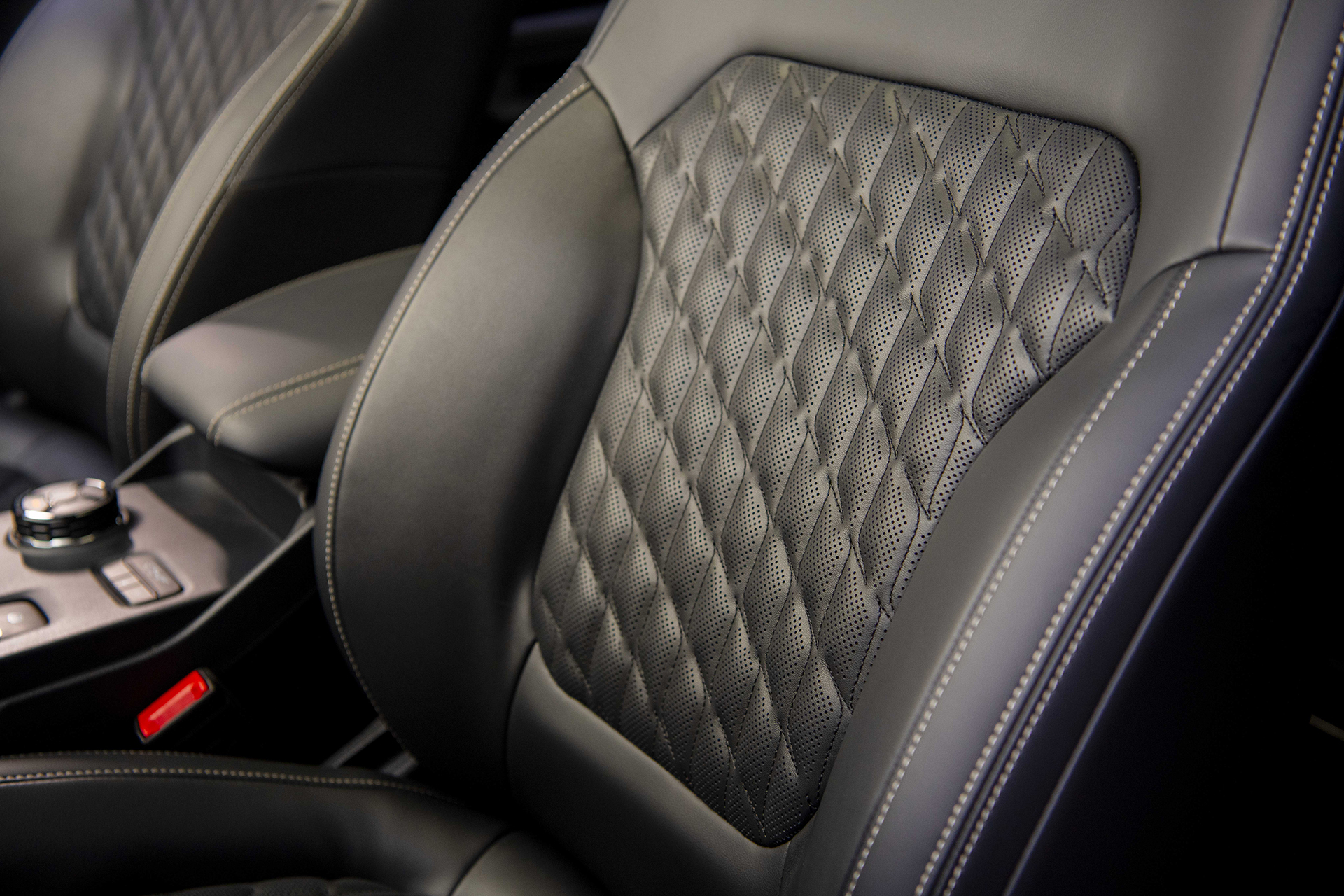 Chi tiết Ford Everest Platinum sắp chính thức ra mắt- Ảnh 9.