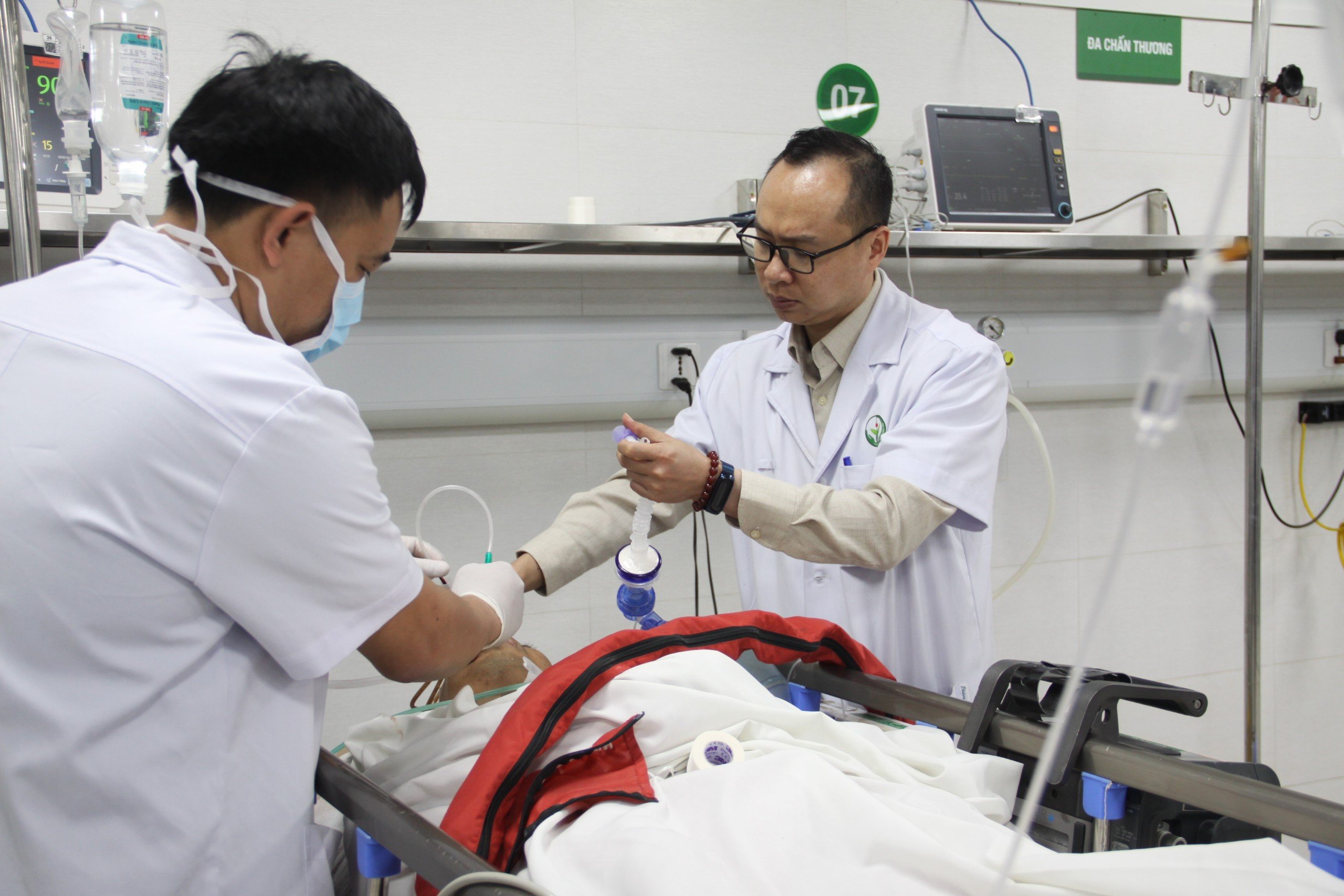 SOS: Vấn nạn lái xe vi phạm nồng độ cồn- Ảnh 1.