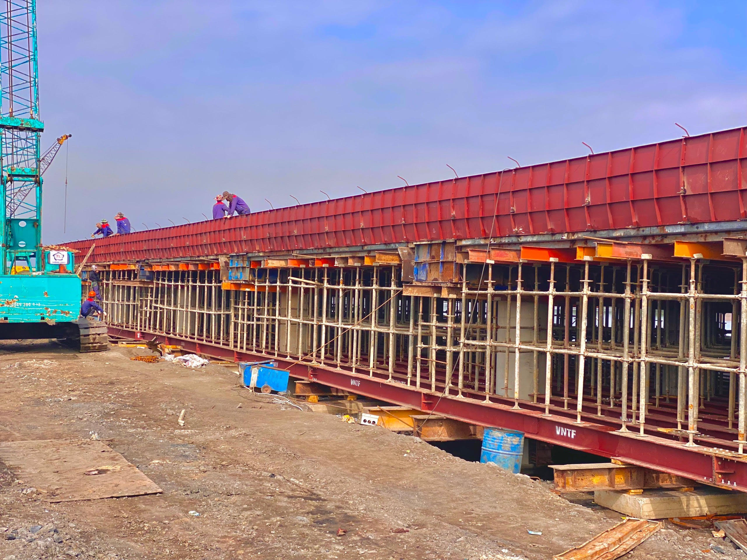 Đẩy nhanh tiến độ đường ven sông kết nối từ cao tốc Hạ Long - Hải Phòng đến thị xã Đông Triều- Ảnh 7.