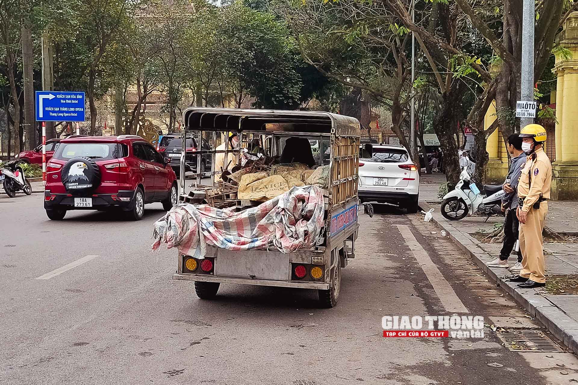 Cận cảnh liên ngành Hà Nội dẹp Cận cảnh liên ngành Hà Nội dẹp