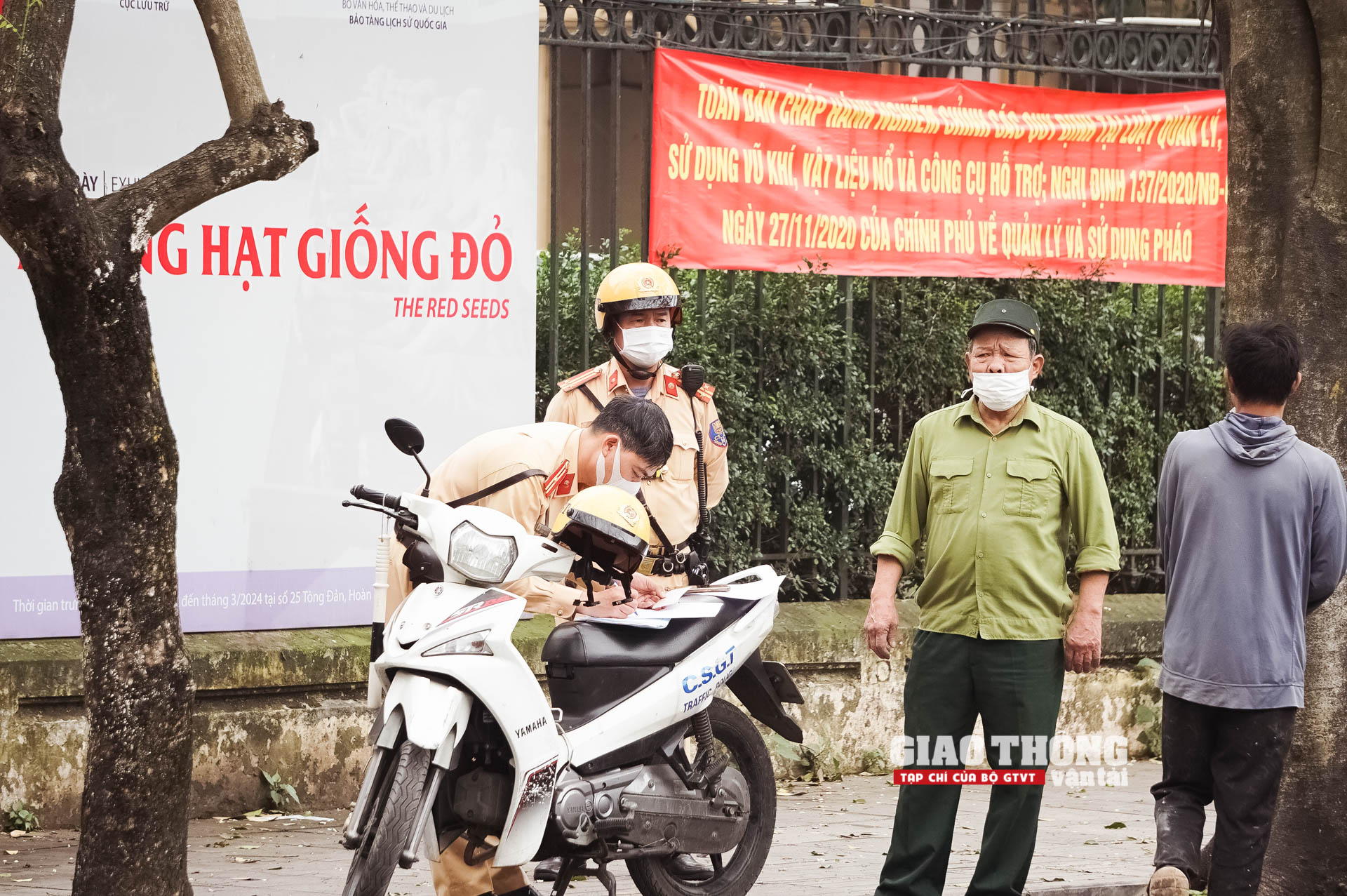 Cận cảnh liên ngành Hà Nội dẹp Cận cảnh liên ngành Hà Nội dẹp