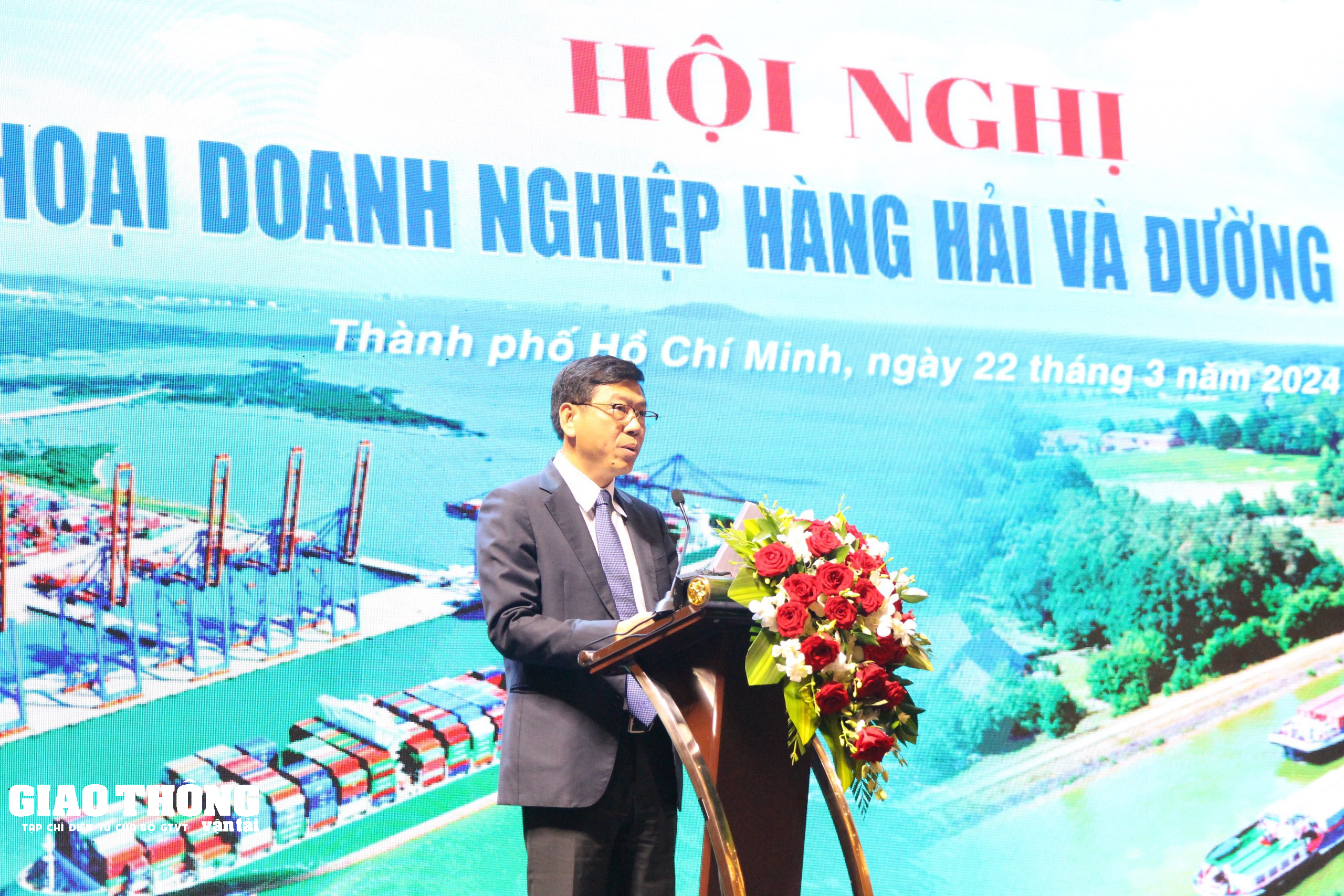 Đối thoại doanh nghiệp hàng hải và đường thủy: Phát huy thế mạnh 
