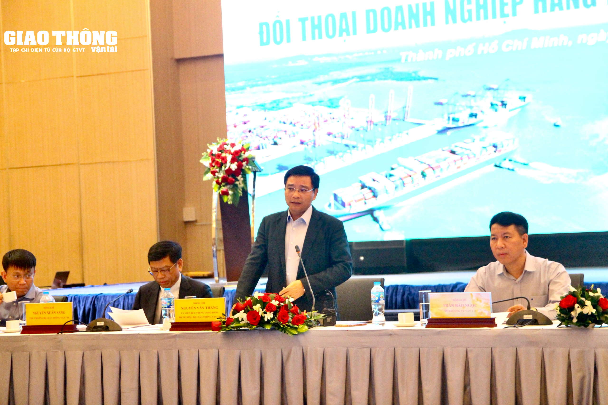 Đối thoại doanh nghiệp hàng hải và đường thủy: Phát huy thế mạnh Đối thoại doanh nghiệp hàng hải và đường thủy: Phát huy thế mạnh