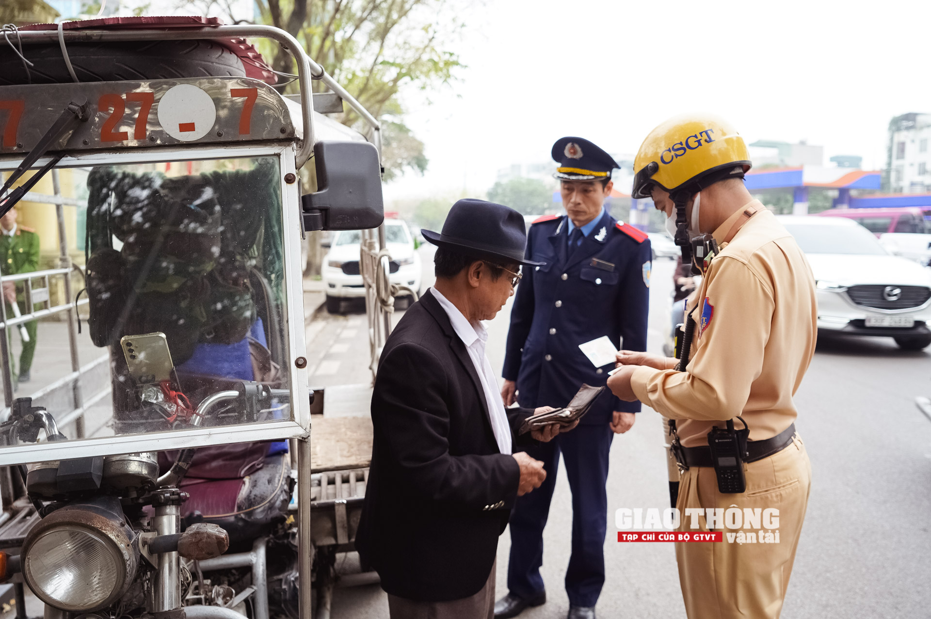 Cận cảnh liên ngành Hà Nội dẹp Cận cảnh liên ngành Hà Nội dẹp