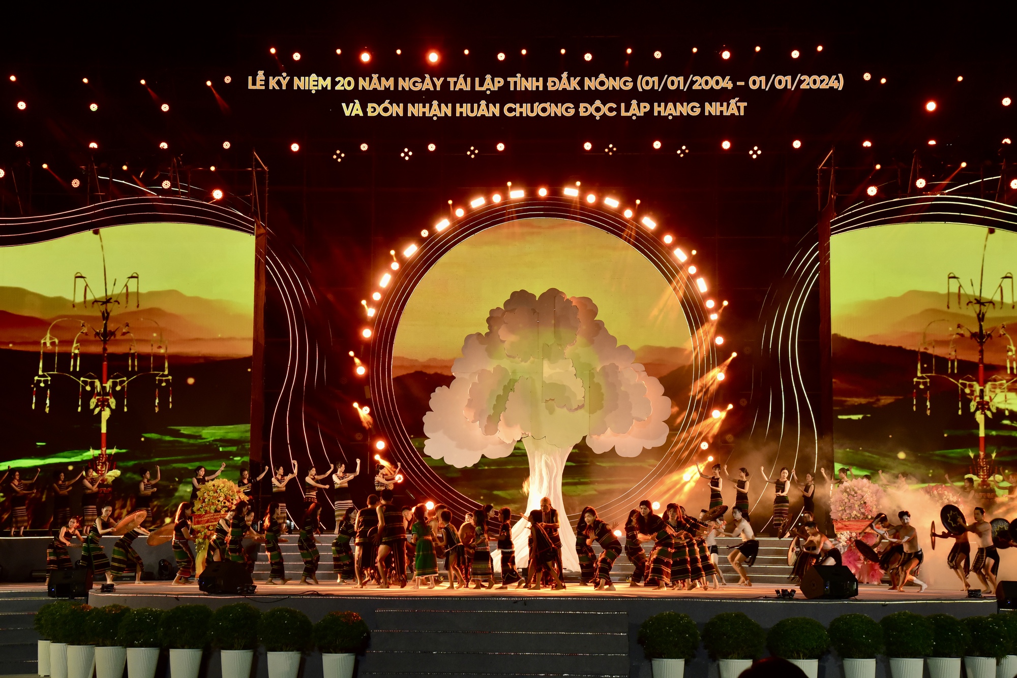 Tỉnh Đắk Nông đón nhận Huân chương Độc lập hạng Nhất- Ảnh 5.