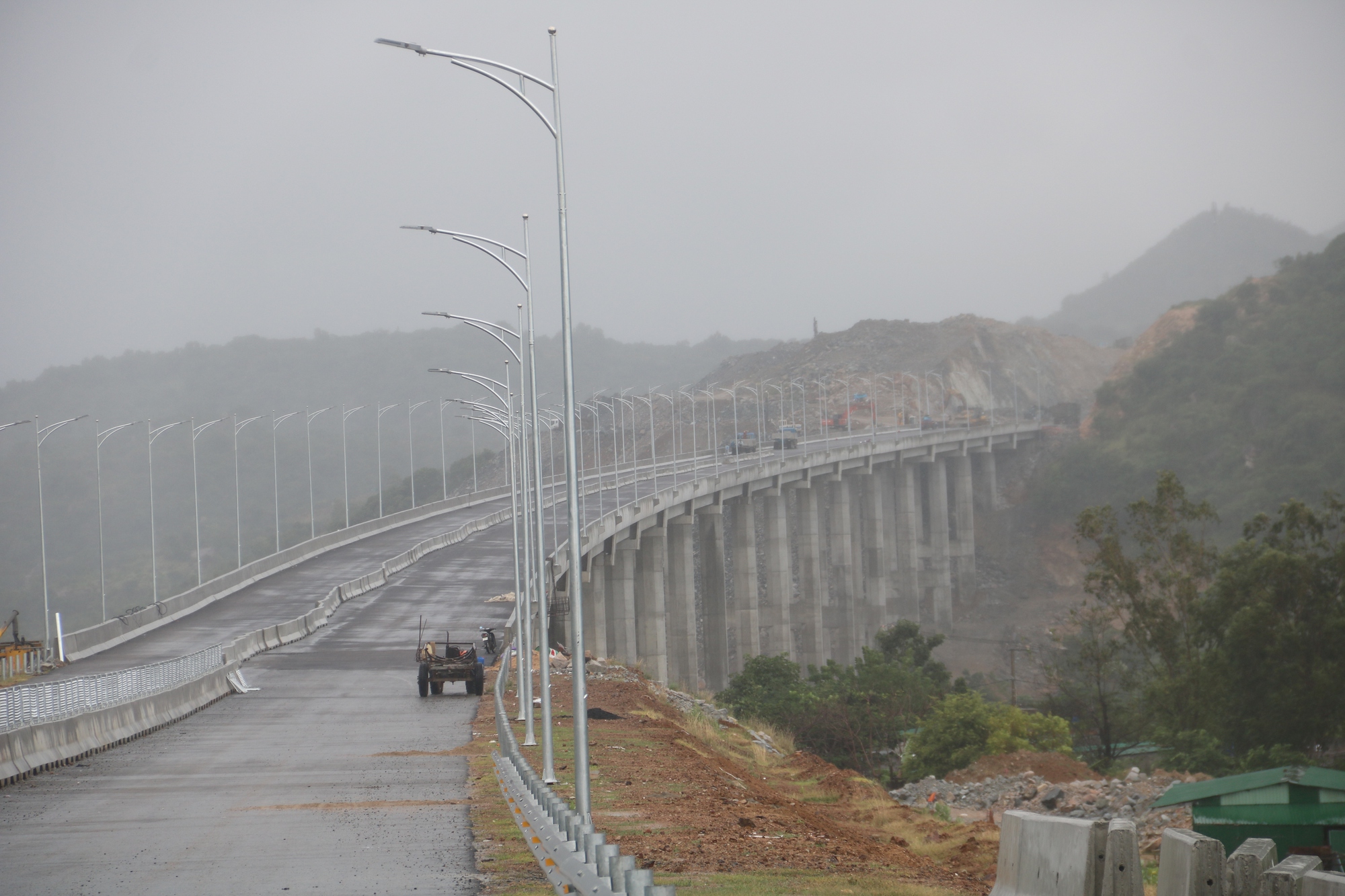 Bộ GTVT thúc tiến độ cao tốc Cam Lâm - Vĩnh Hảo chuẩn bị hoàn thành- Ảnh 3.