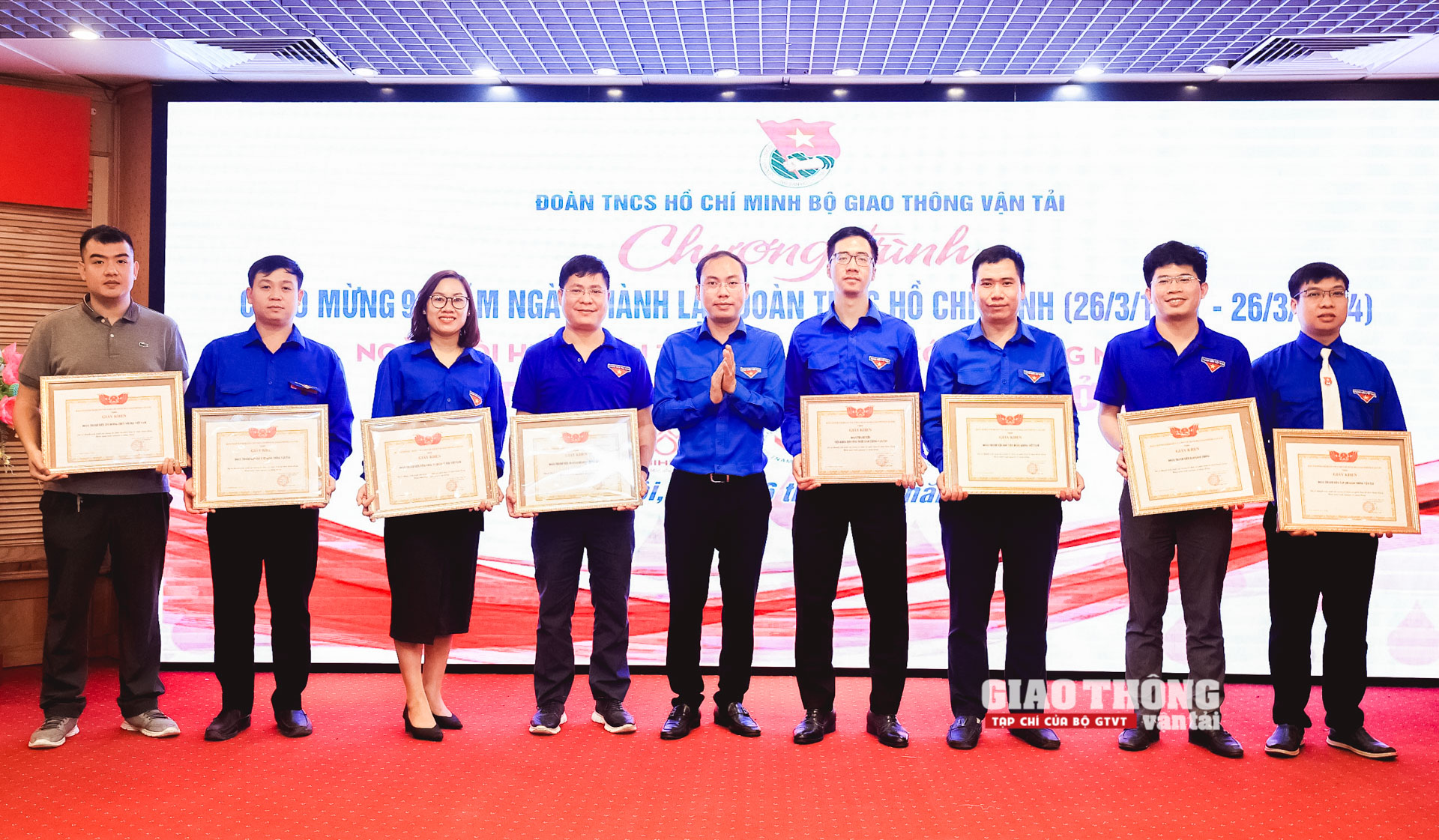 Thanh niên Bộ GTVT tổ chức ngày hội hiến máu tình nguyện- Ảnh 24. Thanh niên Bộ GTVT tổ chức ngày hội hiến máu tình nguyện- Ảnh 24.