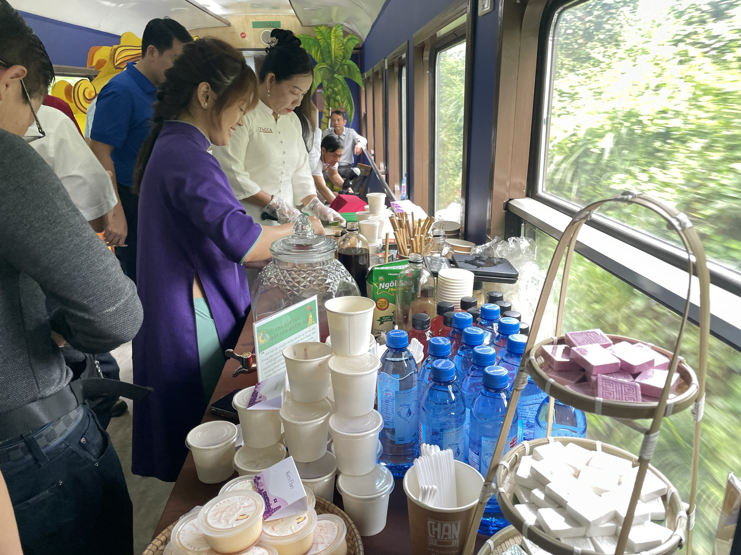 Chính thức khai trương đoàn tàu du lịch kết nối di sản Huế - Đà Nẵng- Ảnh 5.