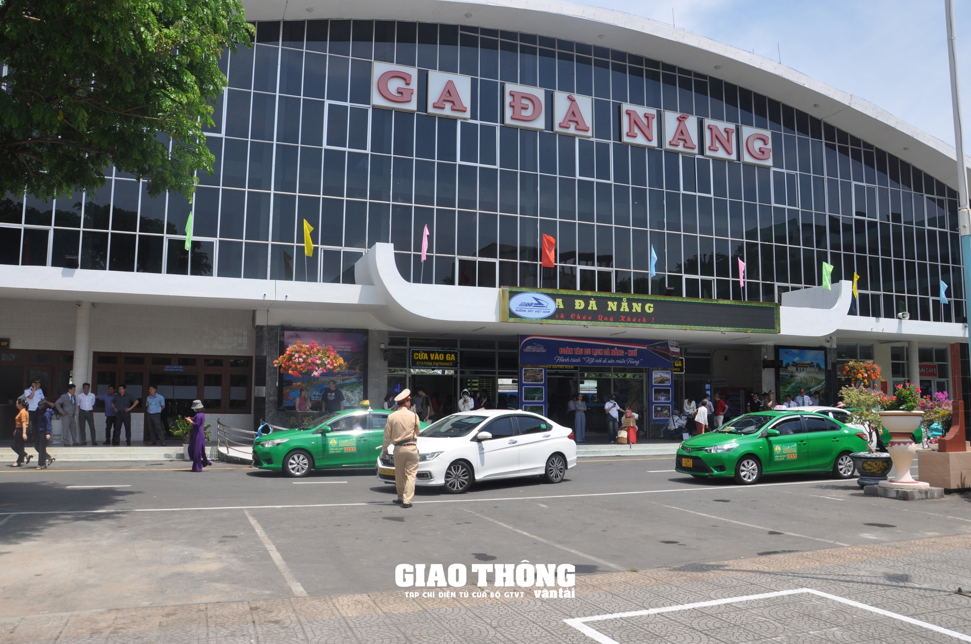 Ngày đầu khai thác đoàn tàu du lịch nối Huế - Đà Nẵng: Hành khách nói gì?- Ảnh 8.