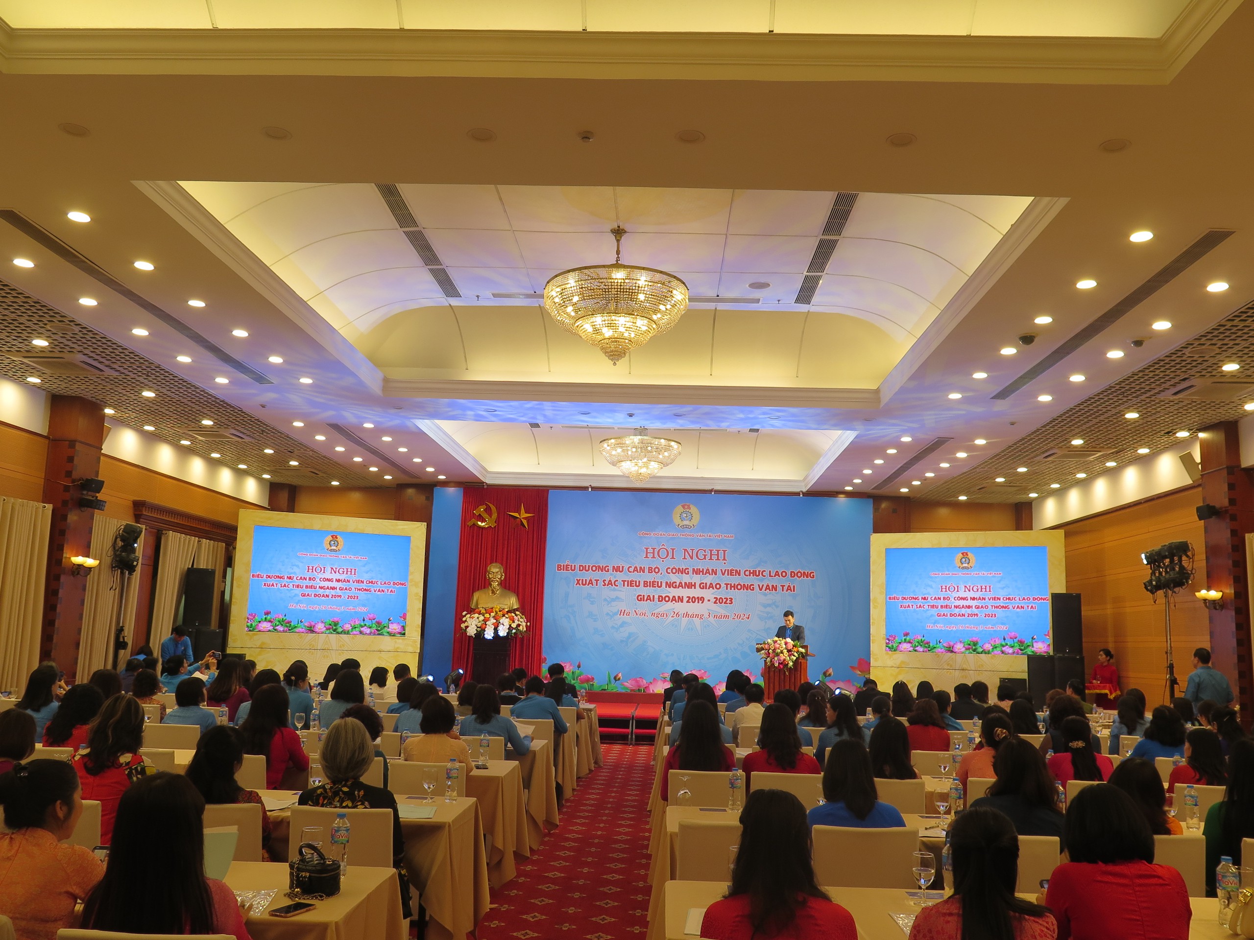 Chùm ảnh: Vinh danh 80 gương mặt nữ cán bộ, lao động tiêu biểu ngành GTVT- Ảnh 10.