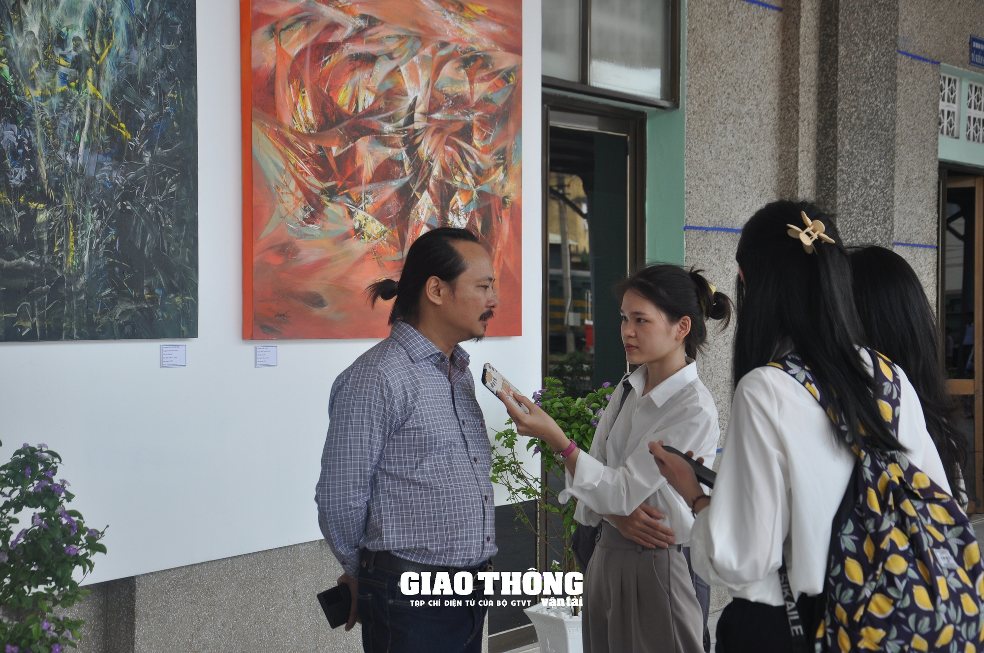 Hành khách đi tàu 