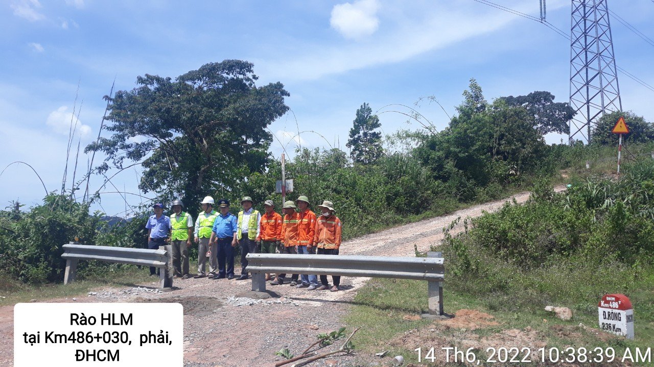 Quảng Nam: Bất chấp đường hết phép đấu nối, xe ben rầm rập vào ra mỏ vận chuyển đất- Ảnh 7.