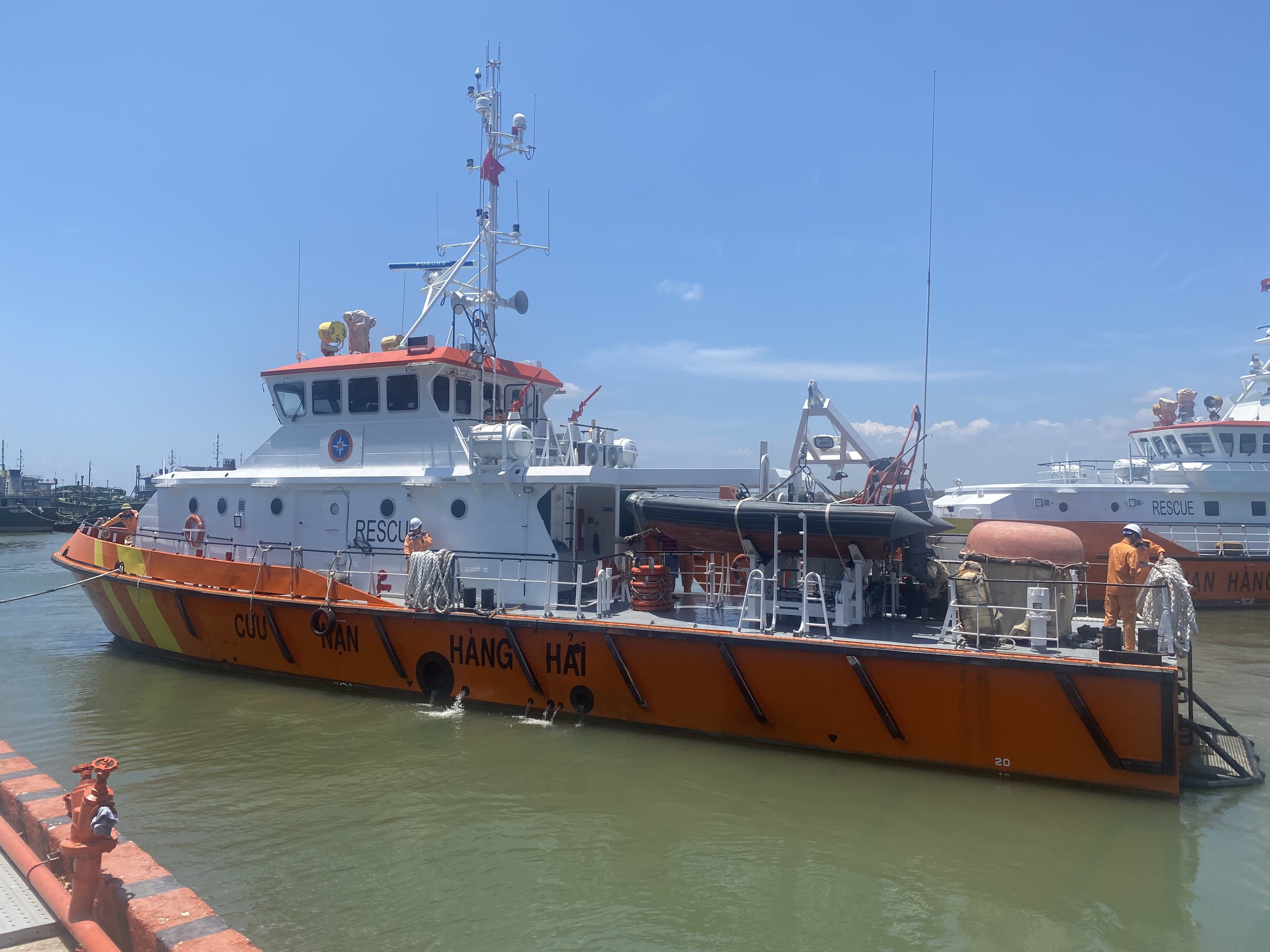 Kịp thời cứu nạn thuyền viên tàu cá Bình Định bị tai nạn lao động trên biển- Ảnh 1.