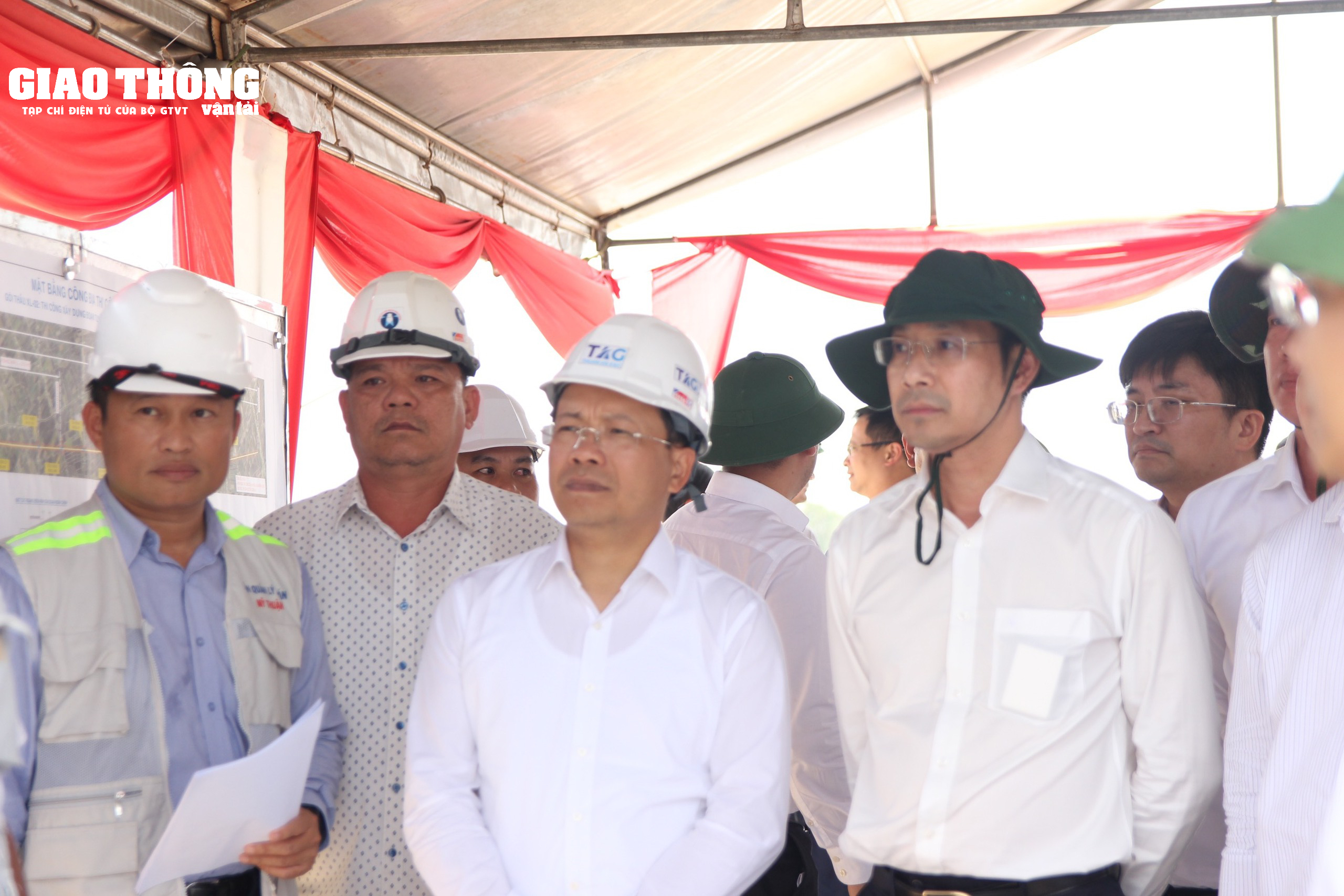 Tín hiệu vui trên cao tốc Cần Thơ - Cà Mau- Ảnh 9. Tín hiệu vui trên cao tốc Cần Thơ - Cà Mau- Ảnh 9.