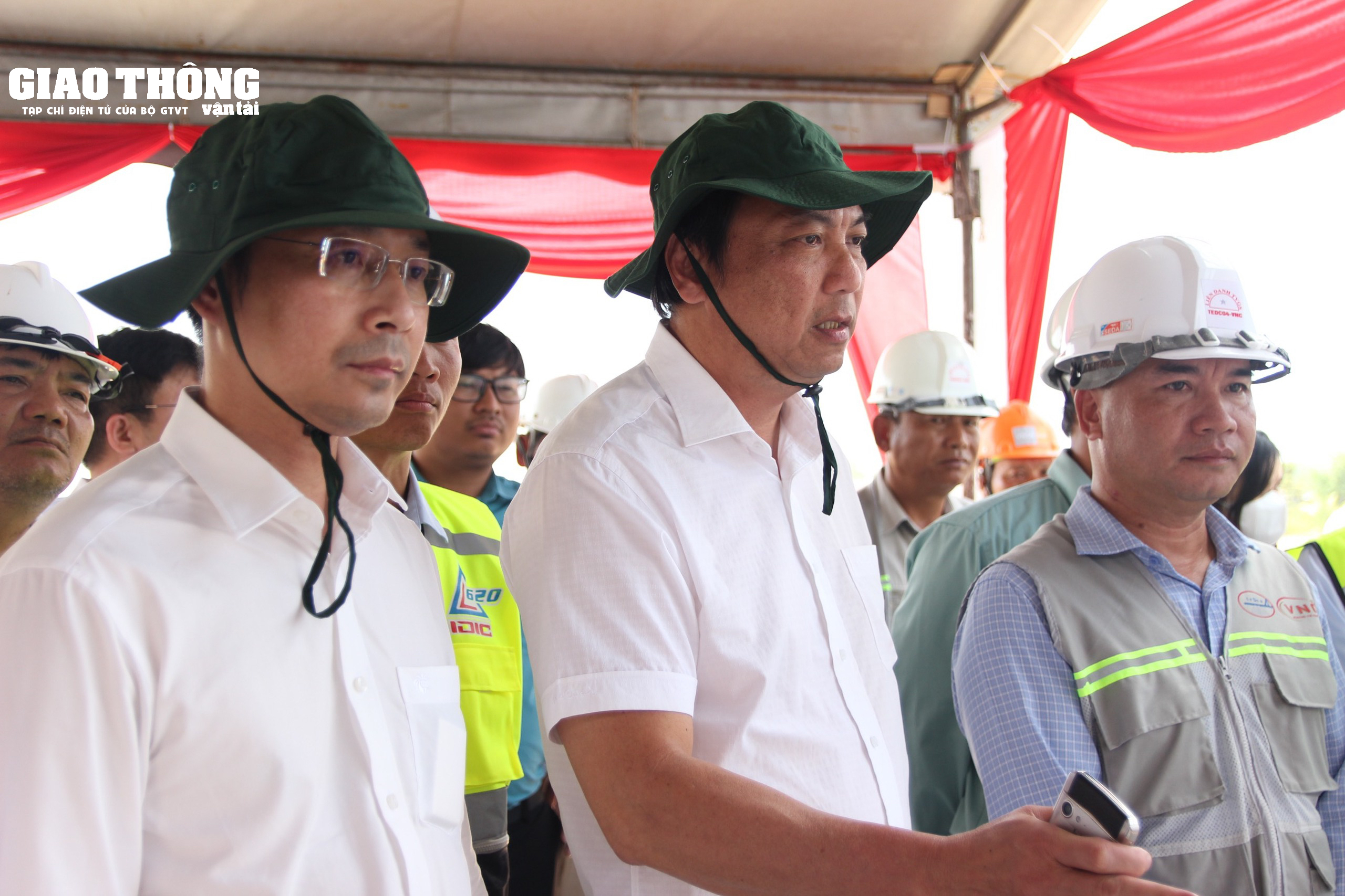 Tín hiệu vui trên cao tốc Cần Thơ - Cà Mau- Ảnh 3. Tín hiệu vui trên cao tốc Cần Thơ - Cà Mau- Ảnh 3.