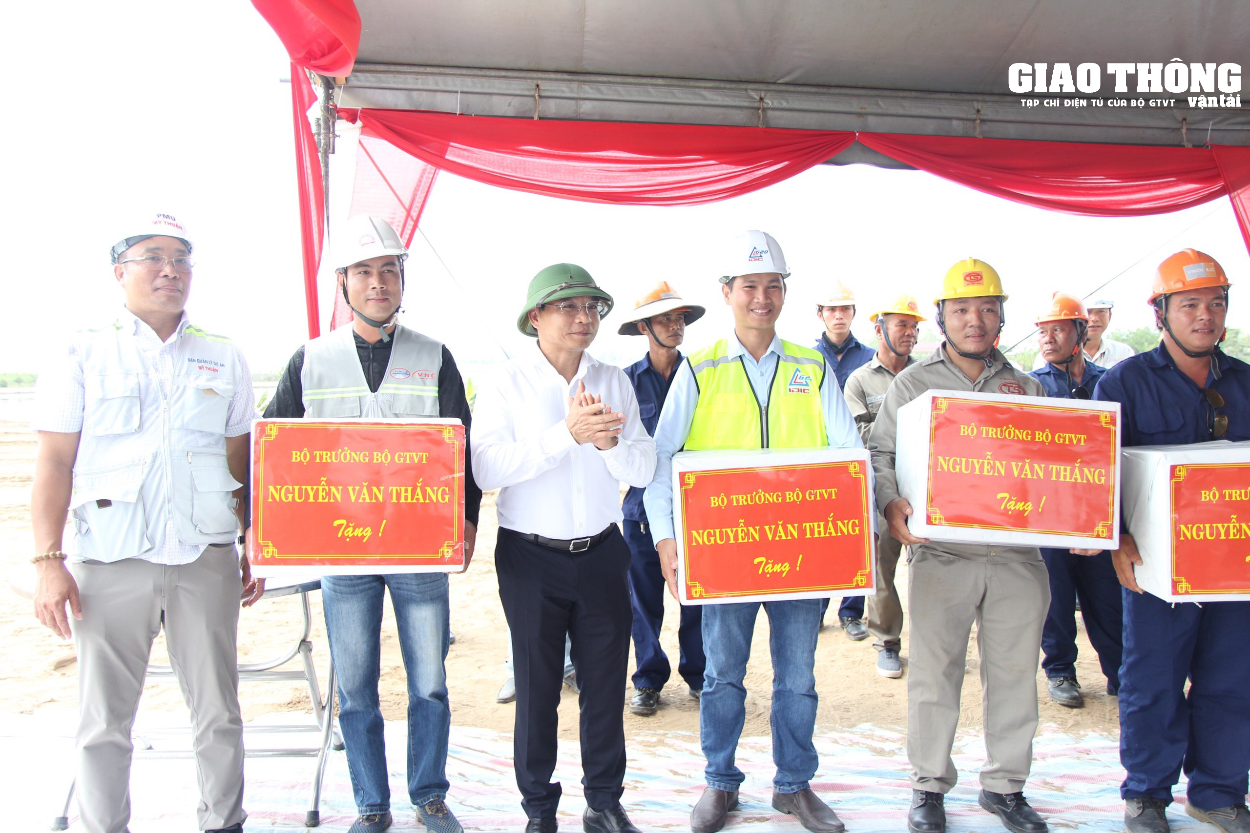 Tín hiệu vui trên cao tốc Cần Thơ - Cà Mau- Ảnh 7. Tín hiệu vui trên cao tốc Cần Thơ - Cà Mau- Ảnh 7.