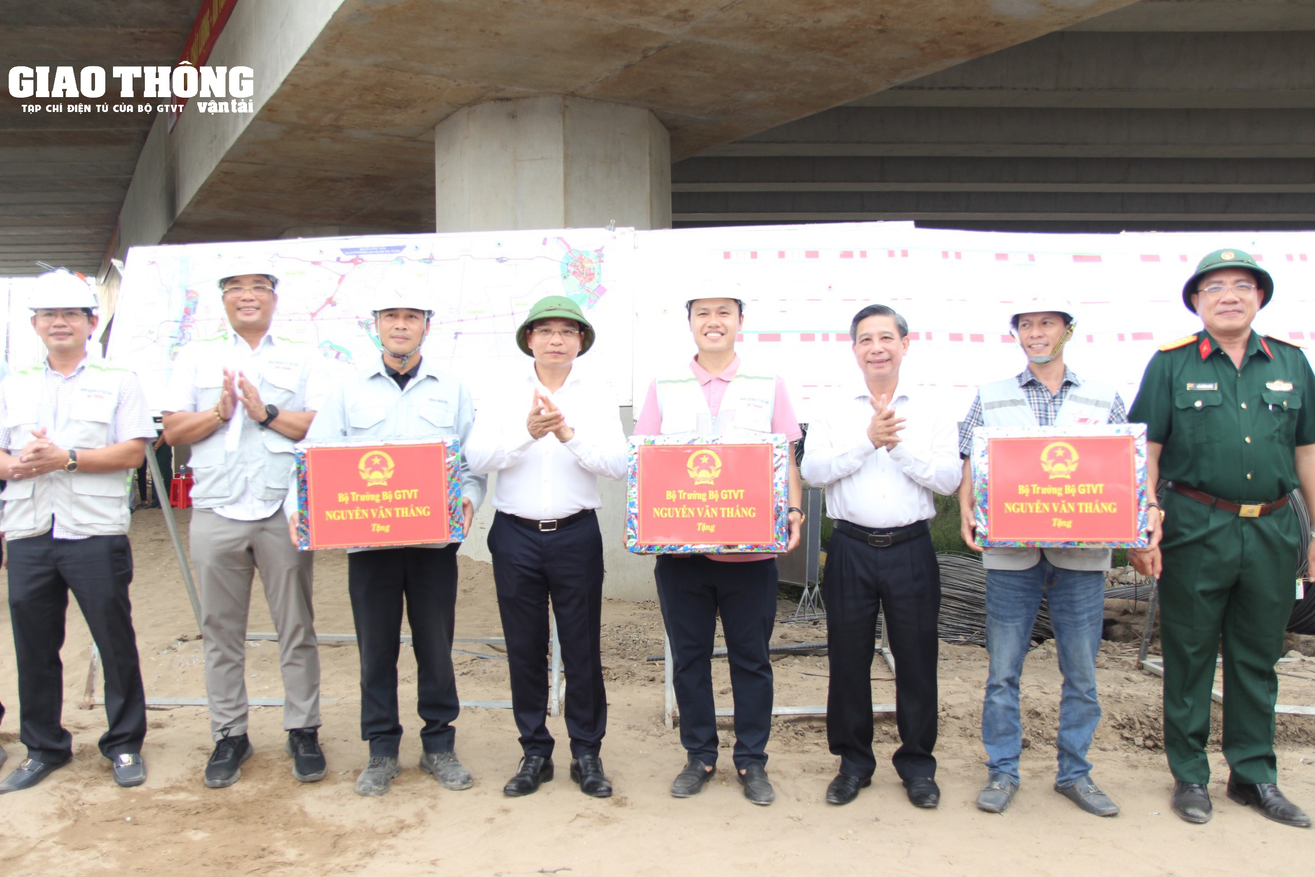 Tín hiệu vui trên cao tốc Cần Thơ - Cà Mau- Ảnh 8. Tín hiệu vui trên cao tốc Cần Thơ - Cà Mau- Ảnh 8.