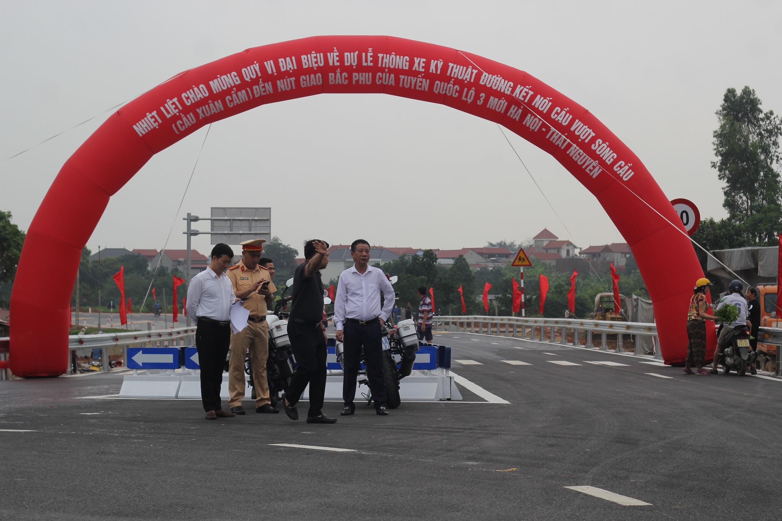 Đưa vào khai thác tuyến đường gần 200 tỷ đồng nối Hà Nội - Bắc Giang- Ảnh 2.