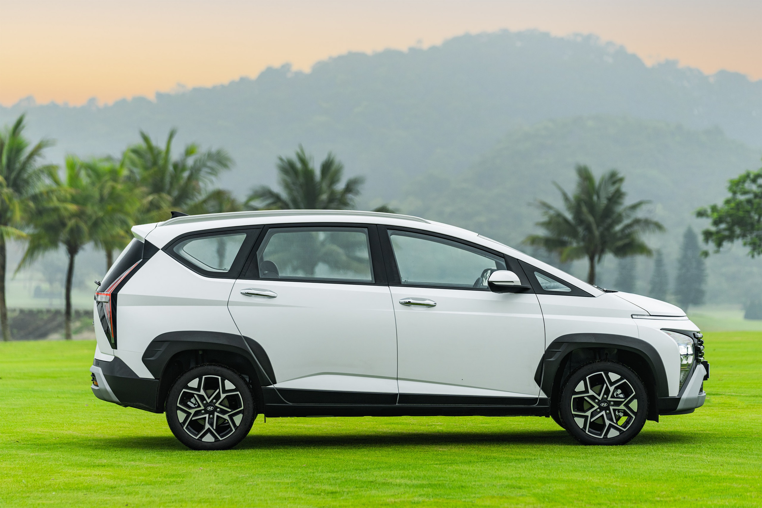 Hyundai Stargazer X chính thức ra mắt khách Việt, giá từ 489 triệu đồng- Ảnh 2.