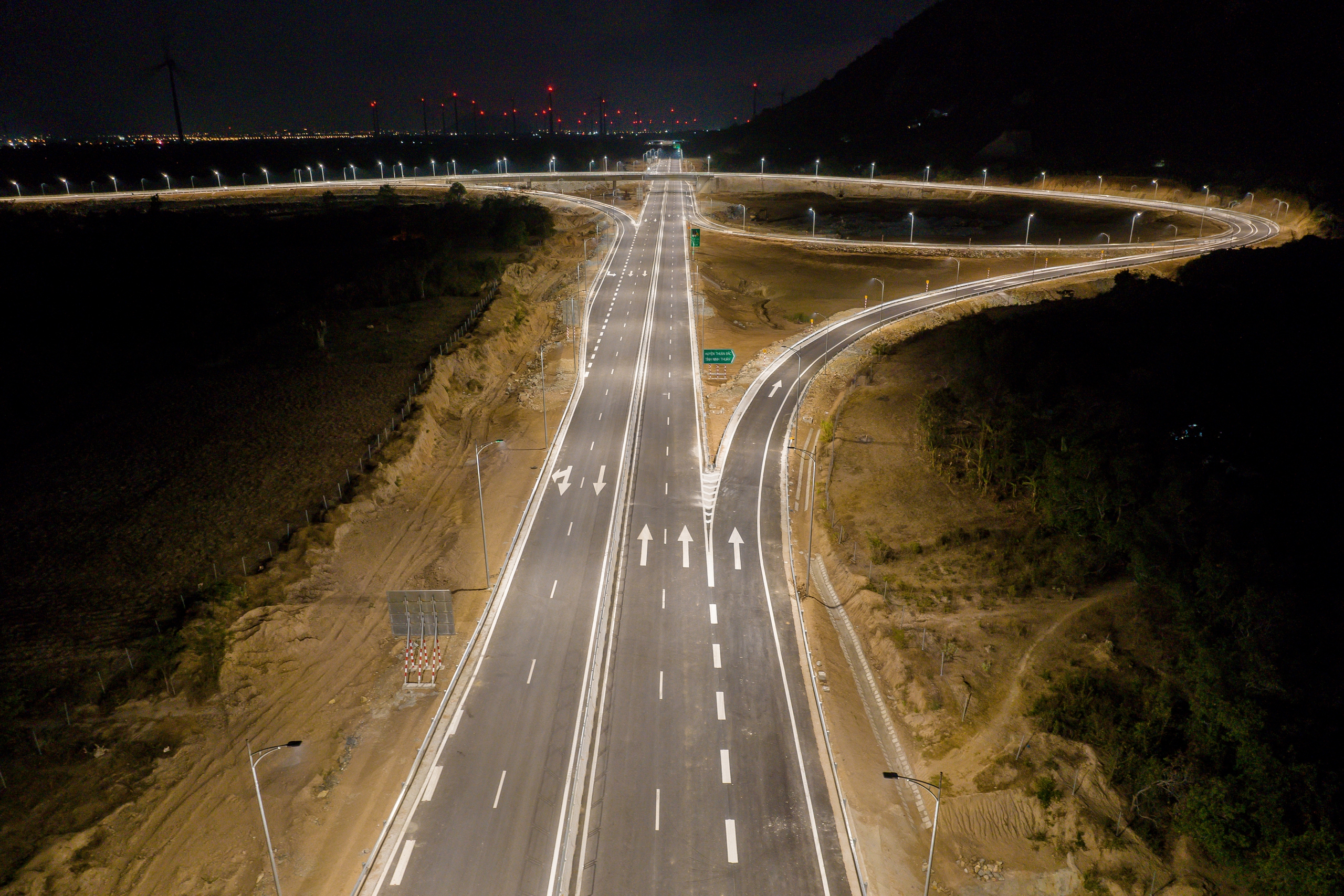 Tuyến cao tốc có hầm đường bộ lớn thứ tư cả nước chuẩn bị đưa vào khai thác- Ảnh 1.