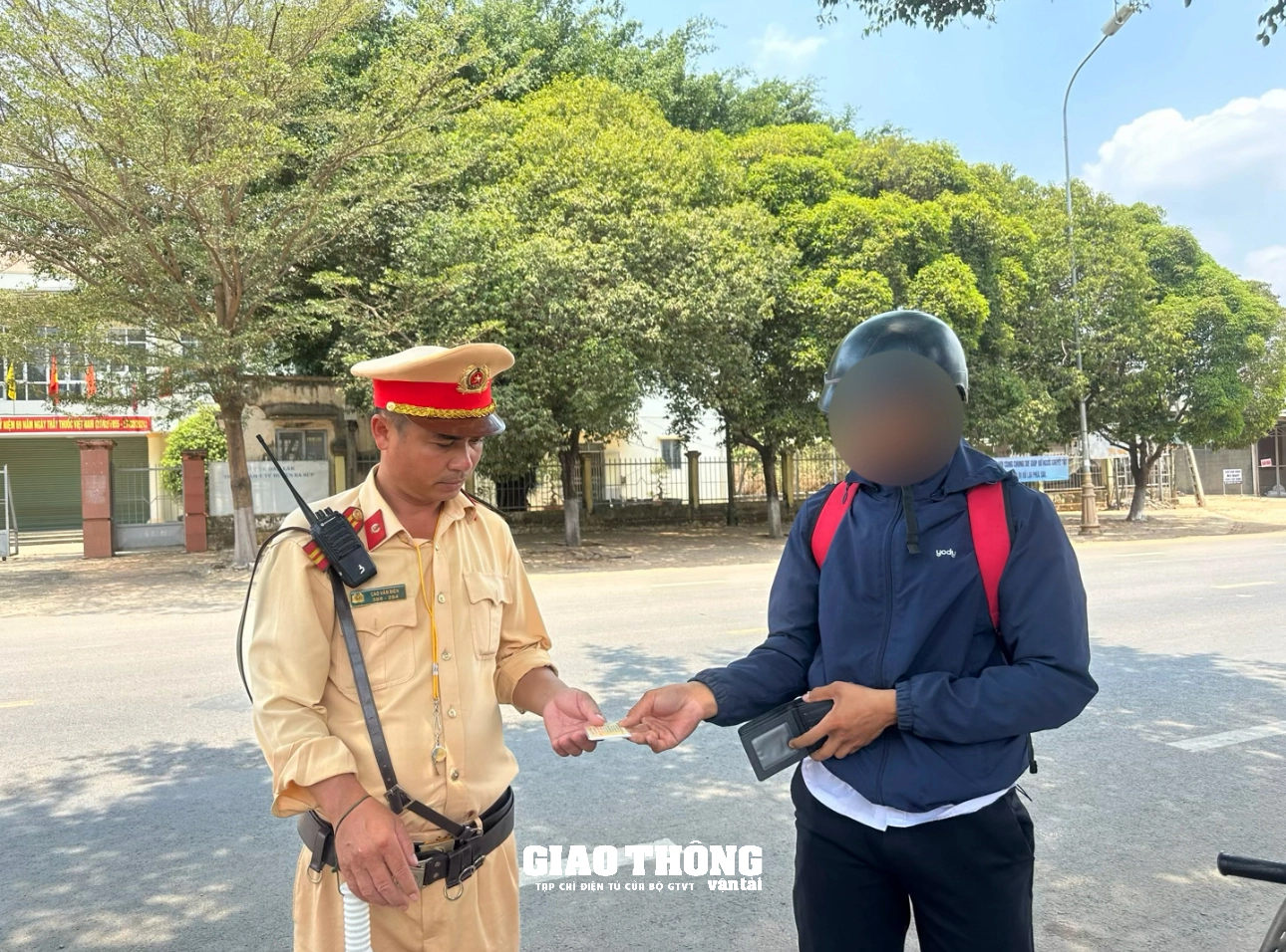 CSGT Đắk Lắk xử lý tình trạng học sinh điều khiển xe máy vi phạm pháp luật về trật tự ATGT- Ảnh 3.