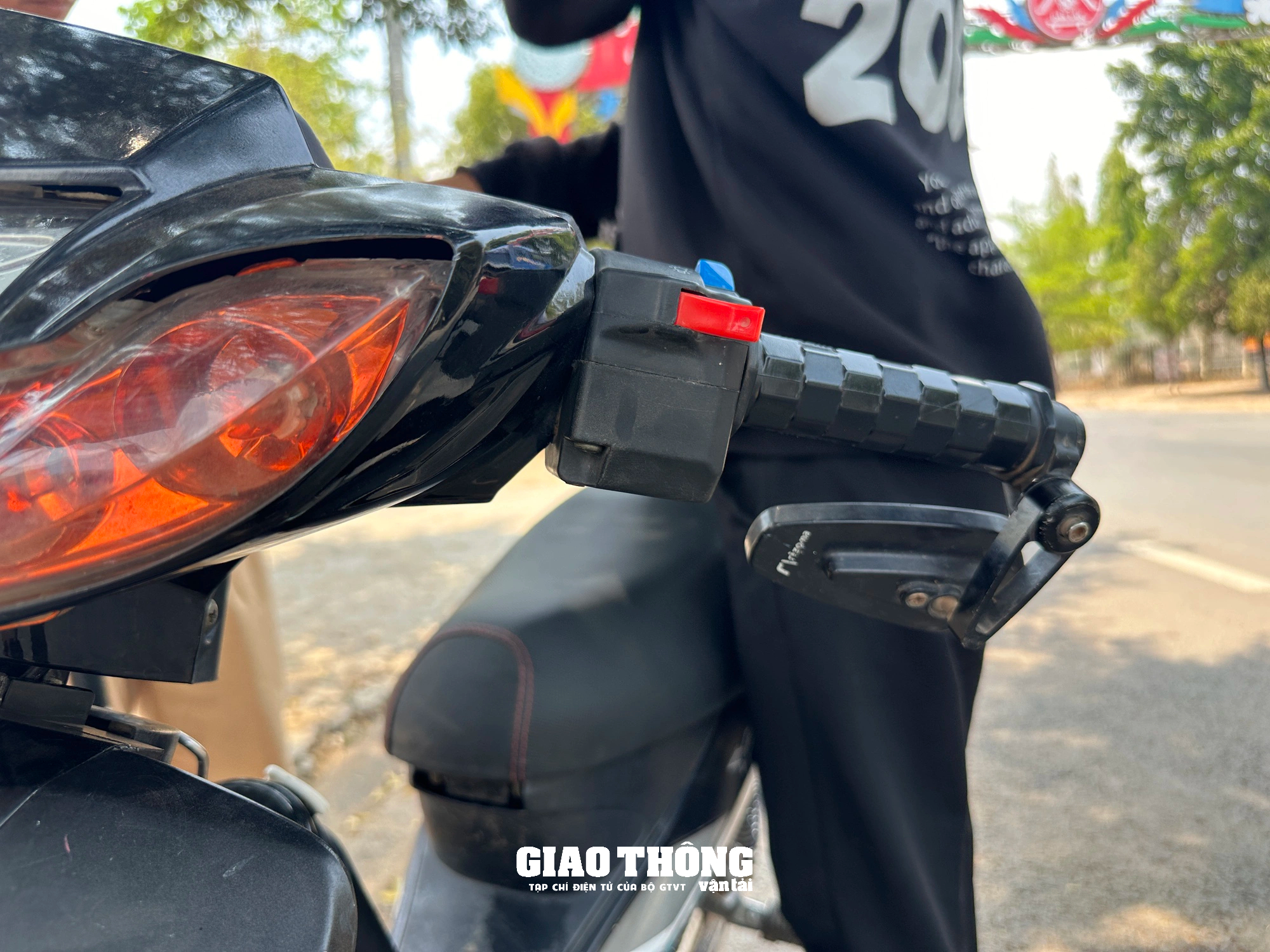 CSGT Đắk Lắk xử lý tình trạng học sinh điều khiển xe máy vi phạm pháp luật về trật tự ATGT- Ảnh 5.