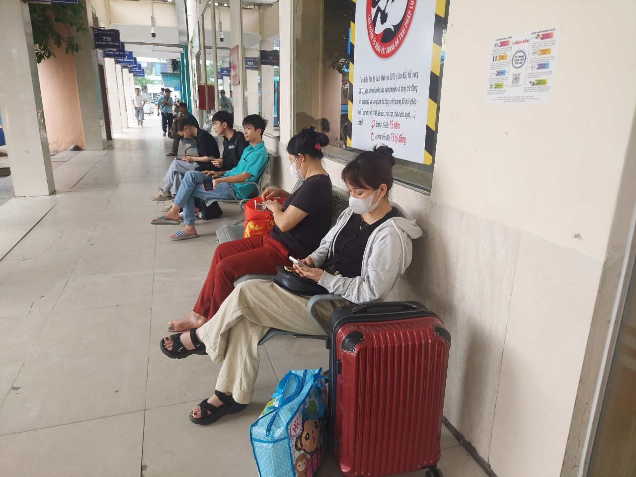 Đi lại dịp nghỉ lễ 30/4-1/5: Các bến xe ở Hà Nội chuẩn bị thế nào?- Ảnh 8. Đi lại dịp nghỉ lễ 30/4-1/5: Các bến xe ở Hà Nội chuẩn bị thế nào?- Ảnh 8.