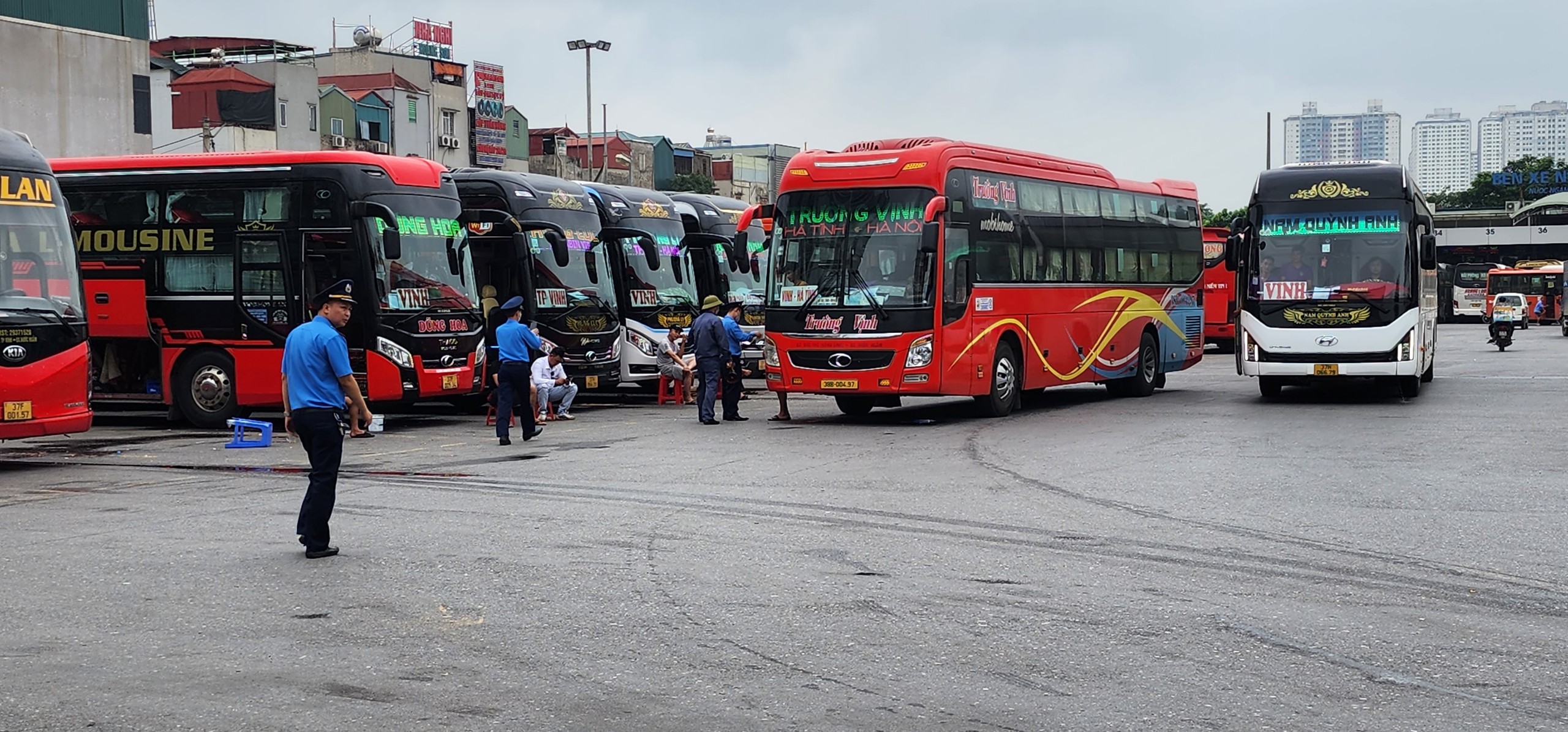 Đi lại dịp nghỉ lễ 30/4-1/5: Các bến xe ở Hà Nội chuẩn bị thế nào?- Ảnh 5. Đi lại dịp nghỉ lễ 30/4-1/5: Các bến xe ở Hà Nội chuẩn bị thế nào?- Ảnh 5.