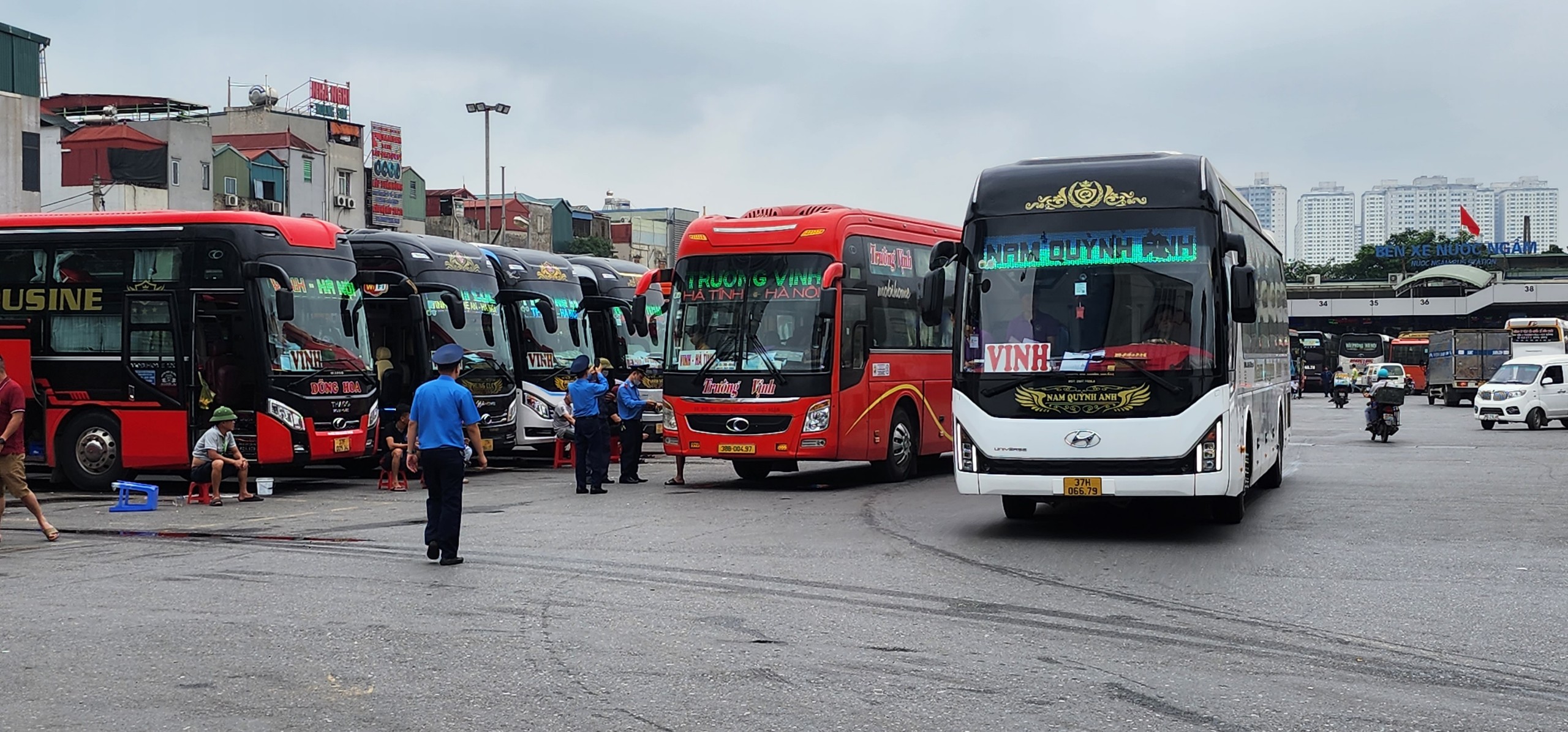 Đi lại dịp nghỉ lễ 30/4-1/5: Các bến xe ở Hà Nội chuẩn bị thế nào?- Ảnh 4. Đi lại dịp nghỉ lễ 30/4-1/5: Các bến xe ở Hà Nội chuẩn bị thế nào?- Ảnh 4.