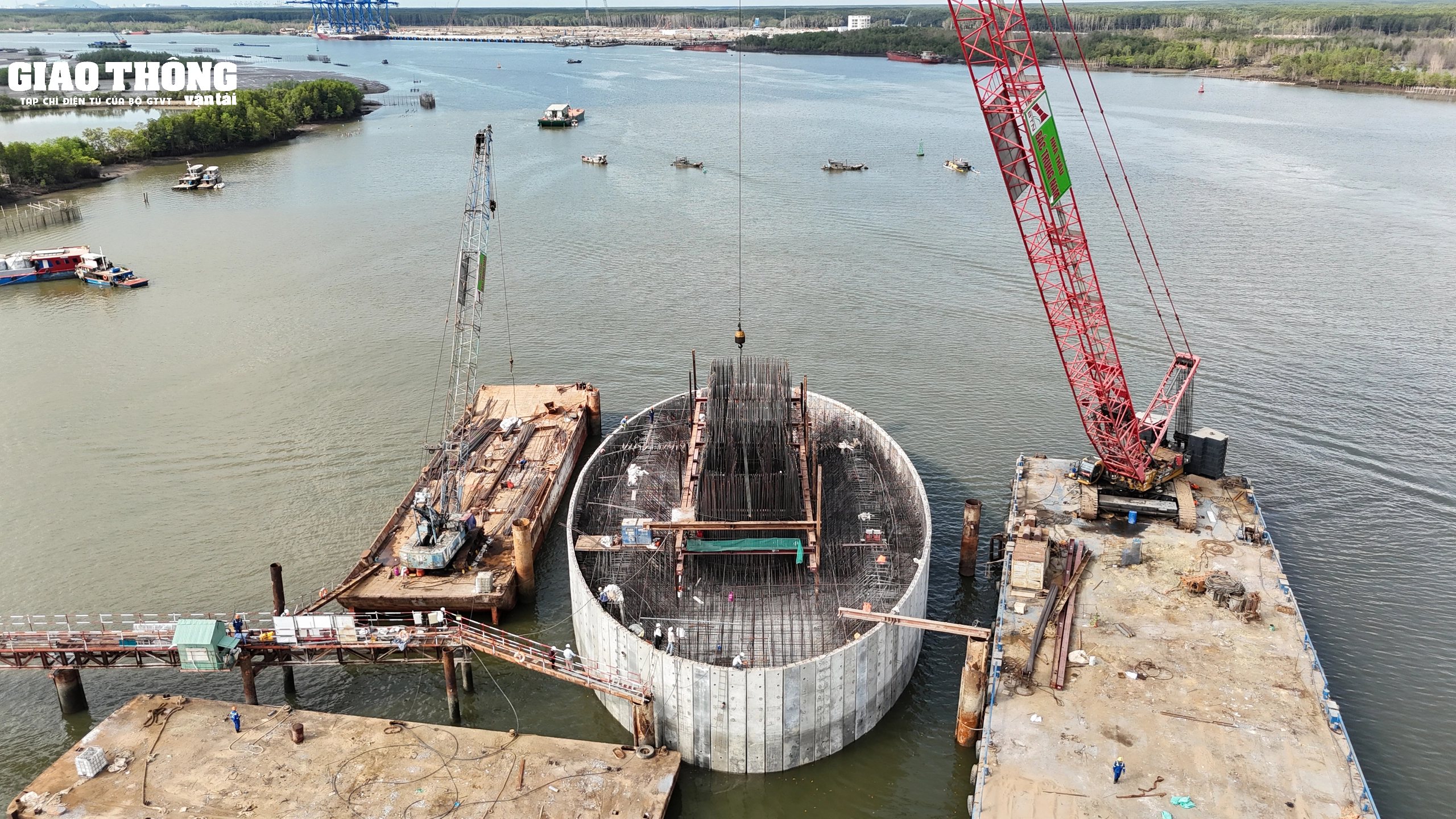 Lắp nhịp dầm đầu tiên tại dự án cầu Phước An- Ảnh 5.