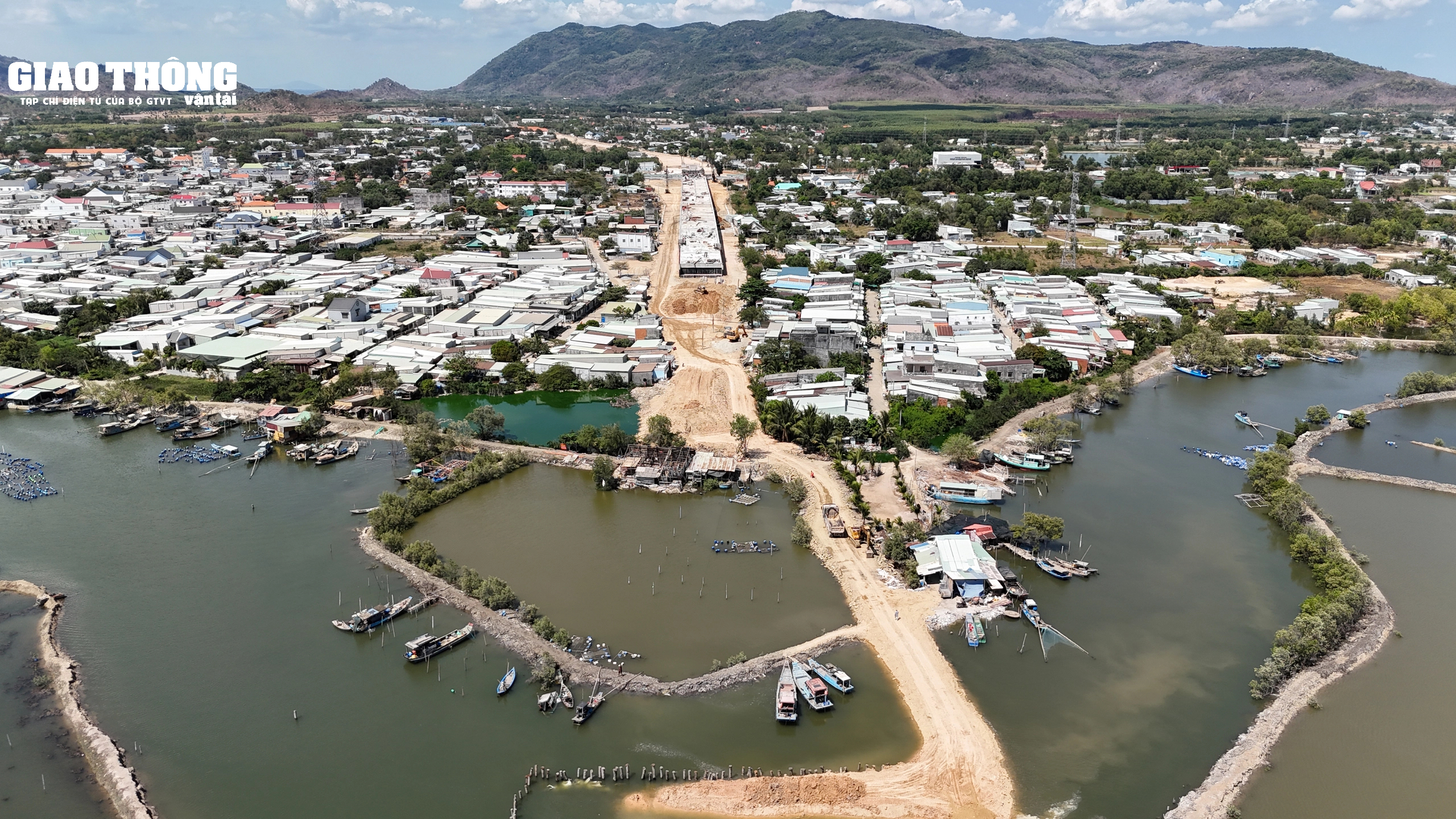 Tăng tốc thi công đưa dự án nối QL51 vào cảng Cái Mép - Thị Vải về đích- Ảnh 4. Tăng tốc thi công đưa dự án nối QL51 vào cảng Cái Mép - Thị Vải về đích- Ảnh 4.