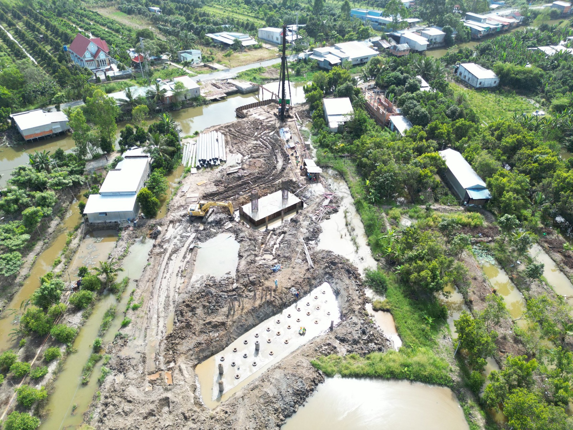 Đủ cát, dự án cao tốc Cao Lãnh - An Hữu bắt đầu tăng tốc- Ảnh 1.