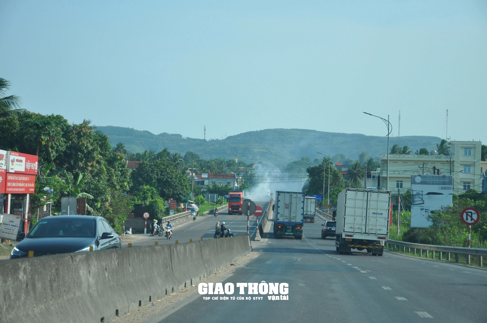 Cử tri, nhân dân tỉnh Phú Yên vui mừng khi các tuyến quốc lộ ngày càng an toàn, chất lượng- Ảnh 7. Cử tri, nhân dân tỉnh Phú Yên vui mừng khi các tuyến quốc lộ ngày càng an toàn, chất lượng- Ảnh 7.