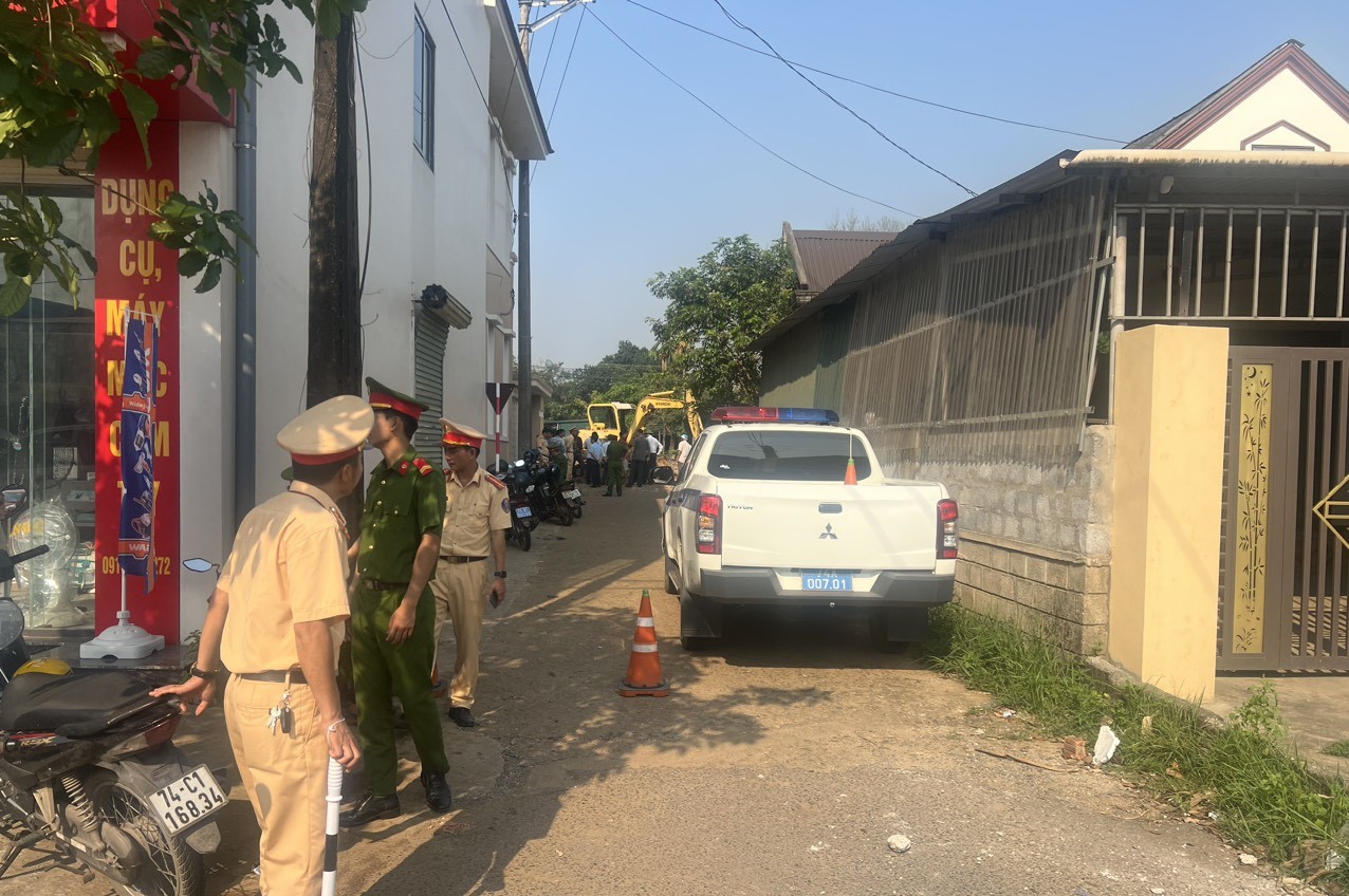 Hợp sức đóng lối đi tự mở qua đường sắt Bắc - Nam ở Quảng Trị- Ảnh 4.