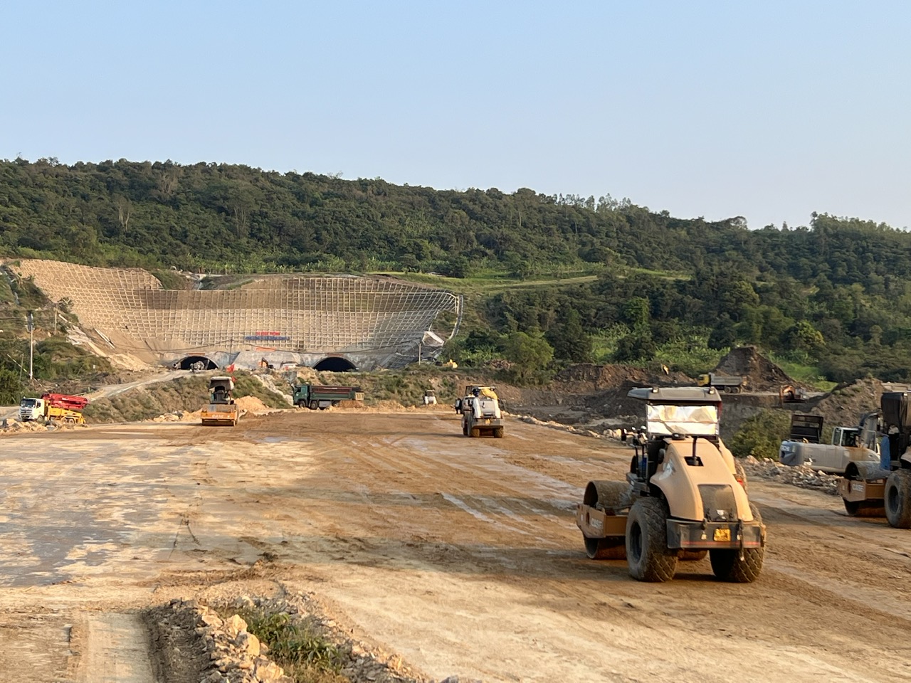 Tổng công ty Thăng Long vượt lên khó khăn để đưa dự án cao tốc Chí Thạnh - Vân Phong về đích sớm- Ảnh 7.