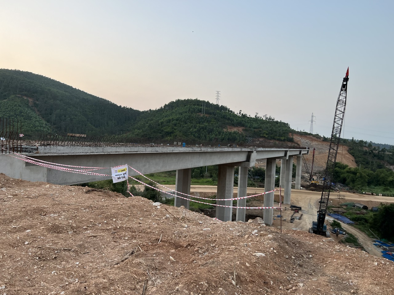 Tổng công ty Thăng Long vượt lên khó khăn để đưa dự án cao tốc Chí Thạnh - Vân Phong về đích sớm- Ảnh 11.