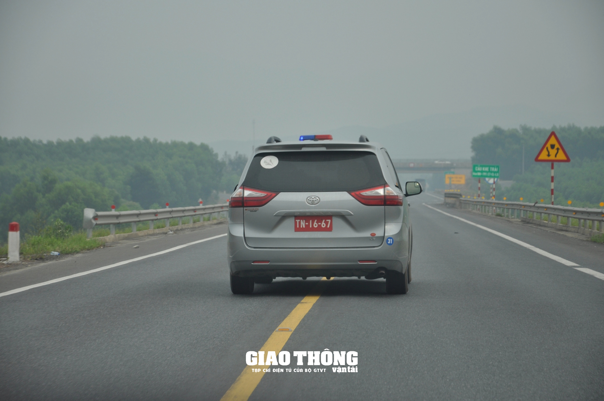 Nhìn lại kết quả phân luồng giao thông tuyến Cam Lộ - La Sơn - Bài 3: Lưu thông thông thoáng, TNGT giảm mạnh- Ảnh 8.