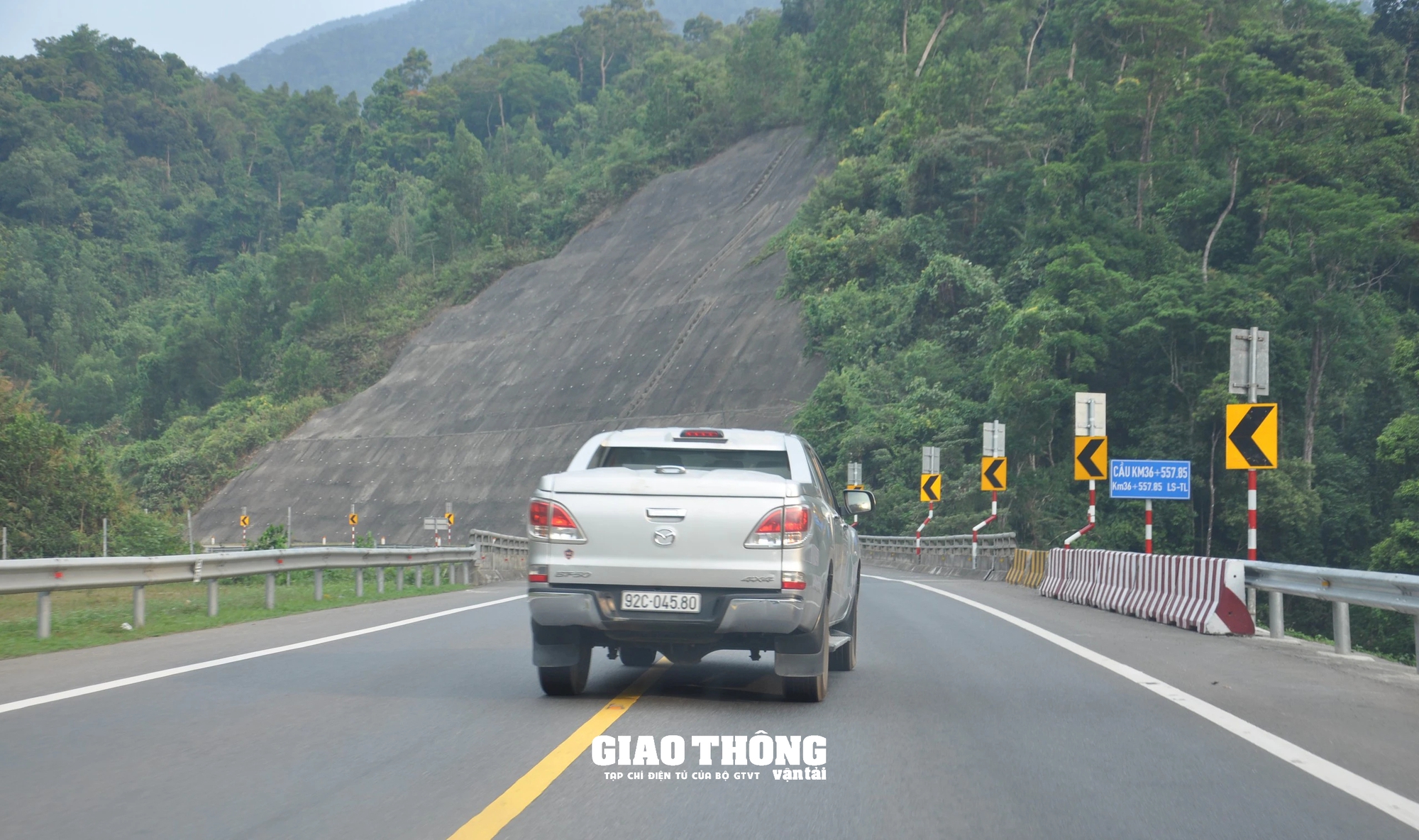 Nhìn lại kết quả phân luồng giao thông tuyến Cam Lộ - La Sơn - Bài 3: Lưu thông thông thoáng, TNGT giảm mạnh- Ảnh 6.