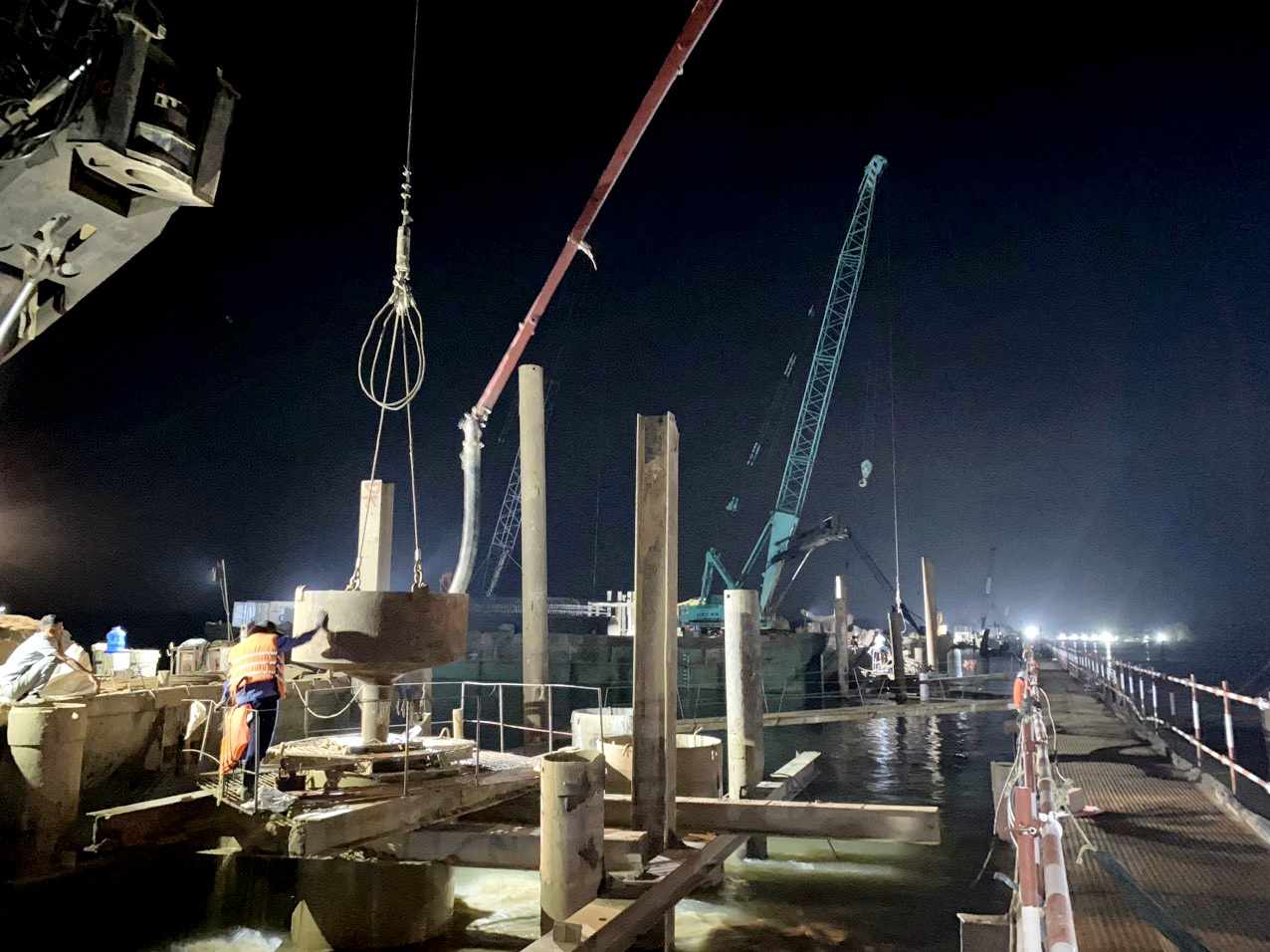 Đề xuất lùi thời hạn hoàn thành cầu Đại Ngãi nối Trà Vinh - Sóc Trăng- Ảnh 2.