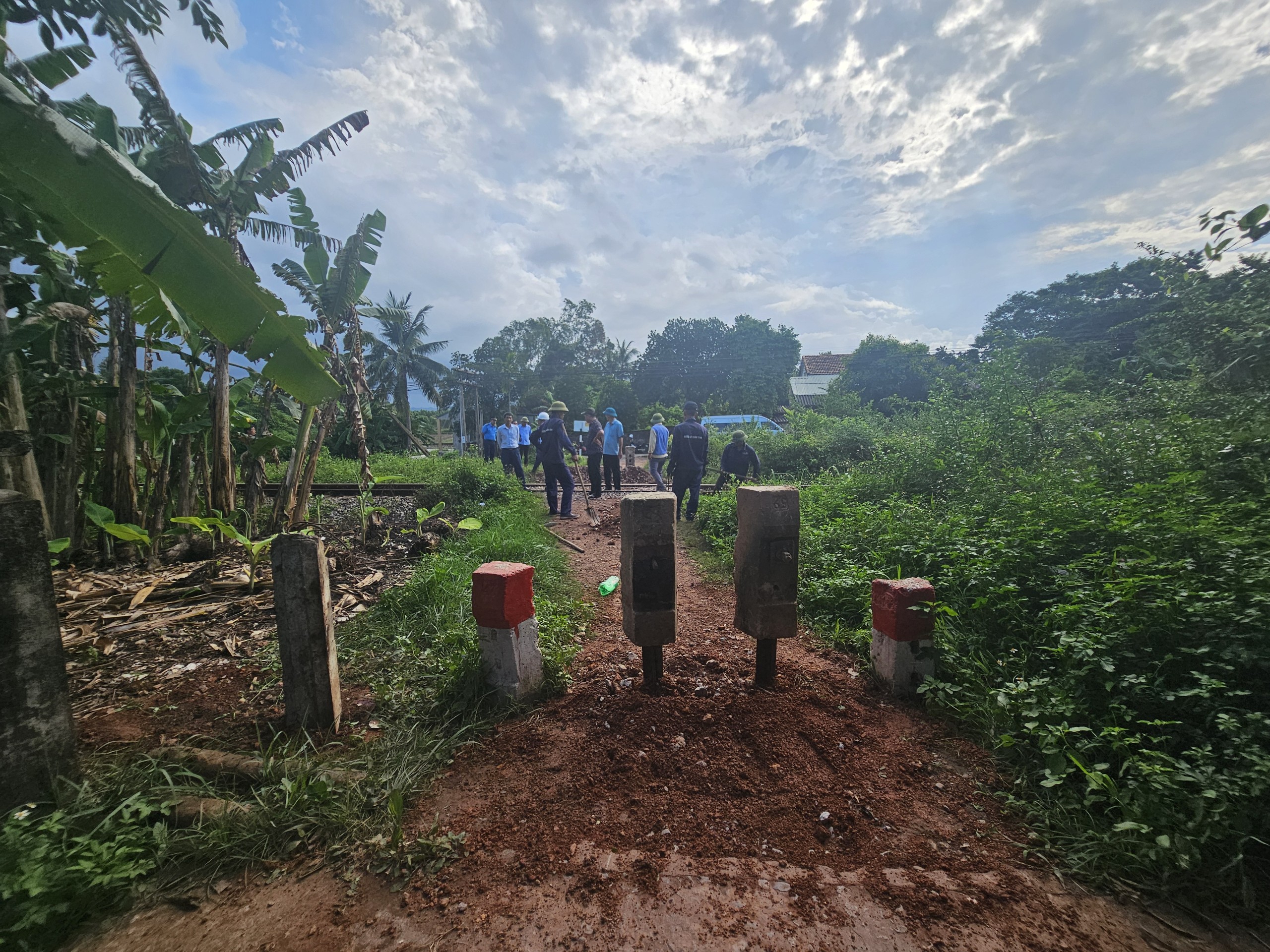 Cận cảnh rào đóng 4 lối đi tự mở qua đường sắt tại Quảng Bình- Ảnh 10.