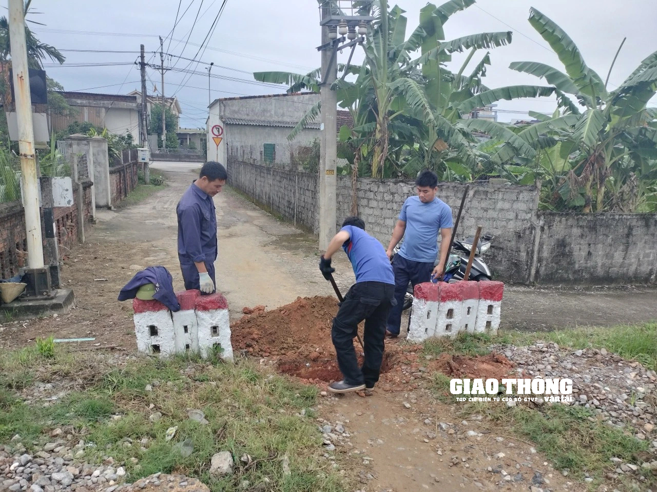 Cận cảnh rào đóng 4 lối đi tự mở qua đường sắt tại Quảng Bình- Ảnh 6.