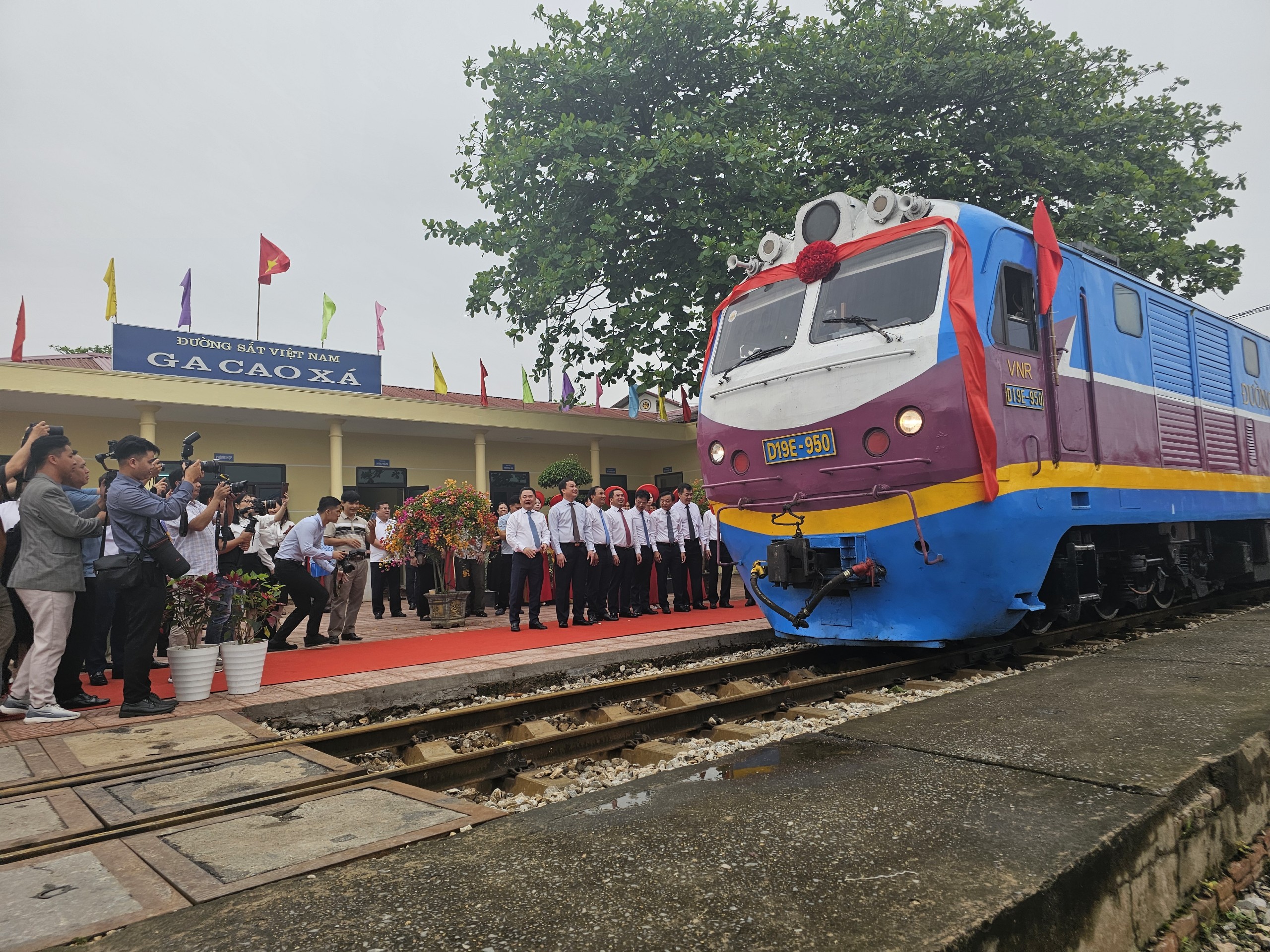 Khai trương đoàn tàu liên vận quốc tế đầu tiên từ ga Cao Xá- Ảnh 2. Khai trương đoàn tàu liên vận quốc tế đầu tiên từ ga Cao Xá- Ảnh 2.