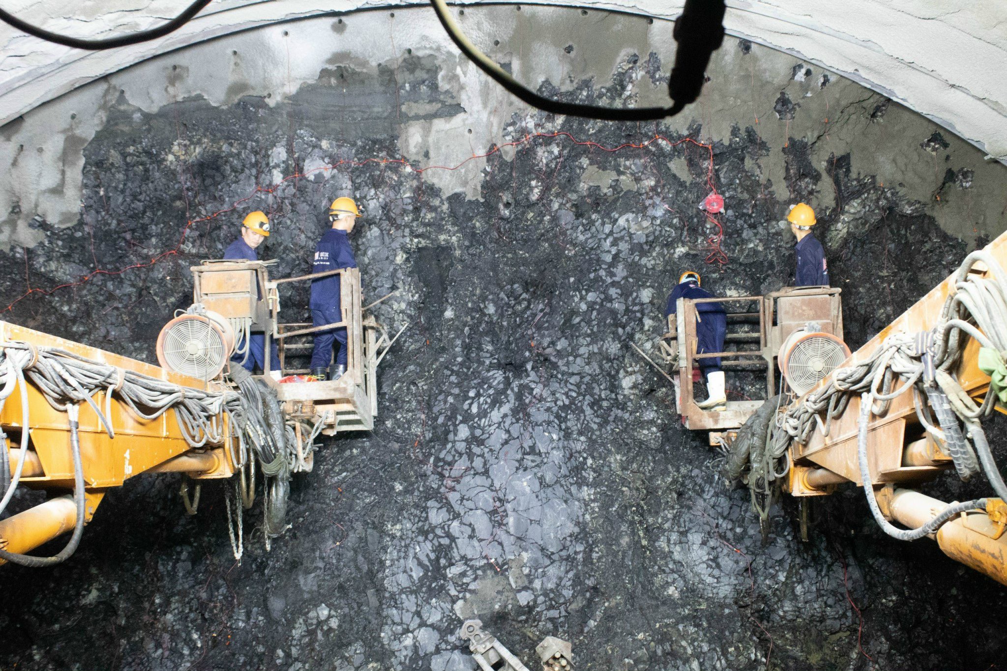 Khẩn trương bổ sung ống hầm 2 cho các hầm trên cao tốc Bắc - Nam- Ảnh 4.