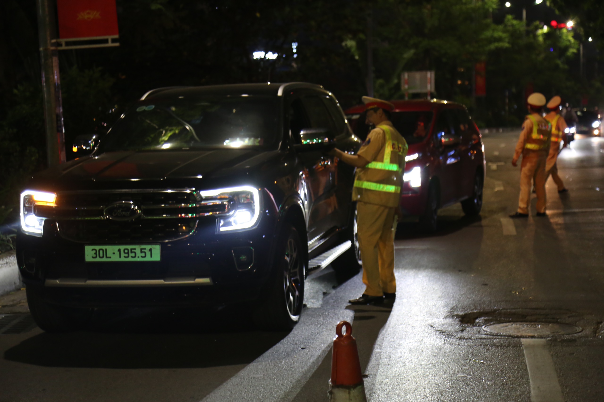 Những điểm mới, đáng lưu ý của Luật Trật tự, An toàn giao thông đường bộ- Ảnh 2. Những điểm mới, đáng lưu ý của Luật Trật tự, An toàn giao thông đường bộ- Ảnh 2.
