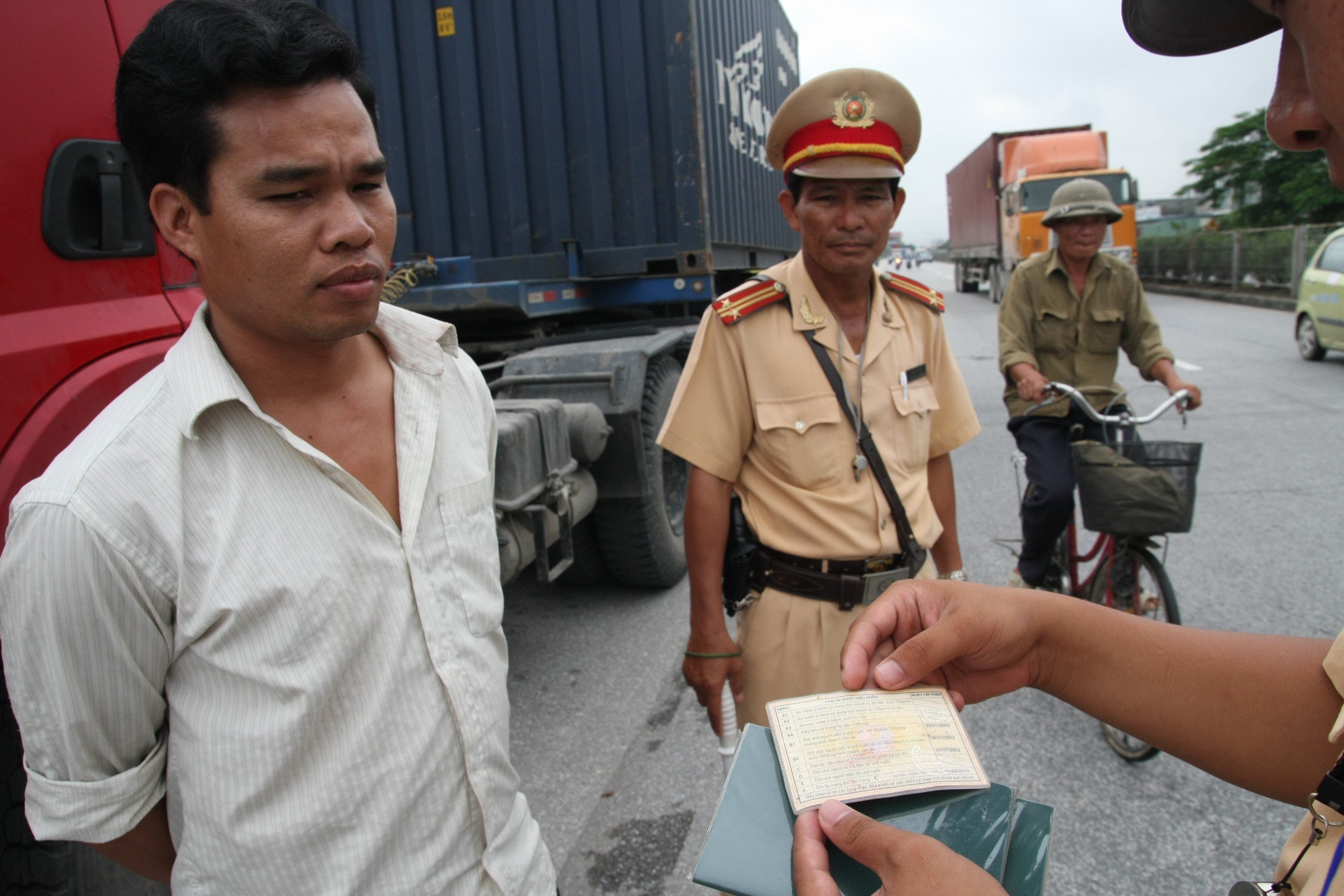 Những điểm mới, đáng lưu ý của Luật Trật tự, An toàn giao thông đường bộ- Ảnh 7. Những điểm mới, đáng lưu ý của Luật Trật tự, An toàn giao thông đường bộ- Ảnh 7.