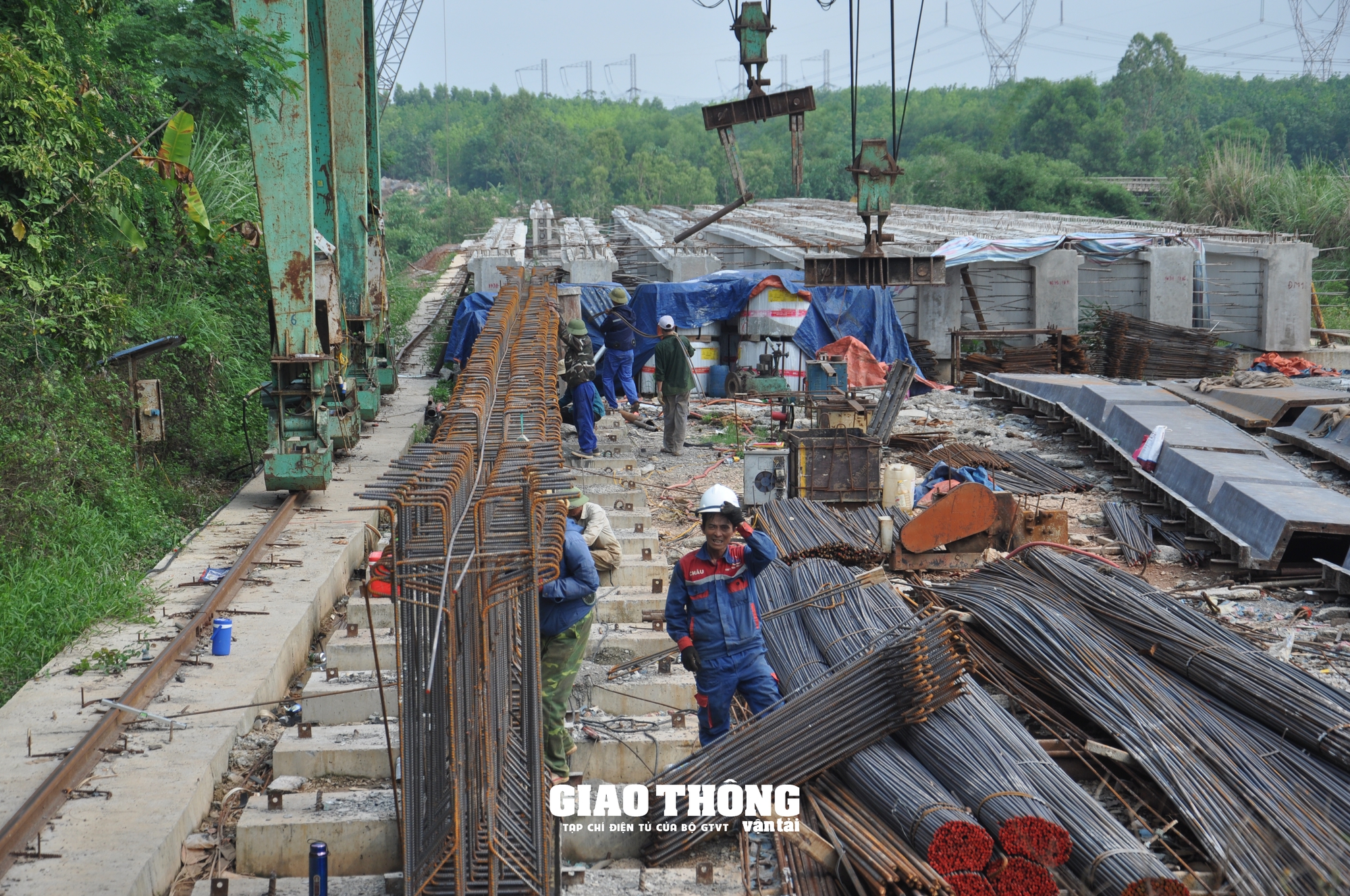 Nỗ lực gỡ vướng mặt bằng phục vụ thi công cao tốc qua địa bàn 2 tỉnh Quảng Trị và Quảng Bình- Ảnh 15. Nỗ lực gỡ vướng mặt bằng phục vụ thi công cao tốc qua địa bàn 2 tỉnh Quảng Trị và Quảng Bình- Ảnh 15.