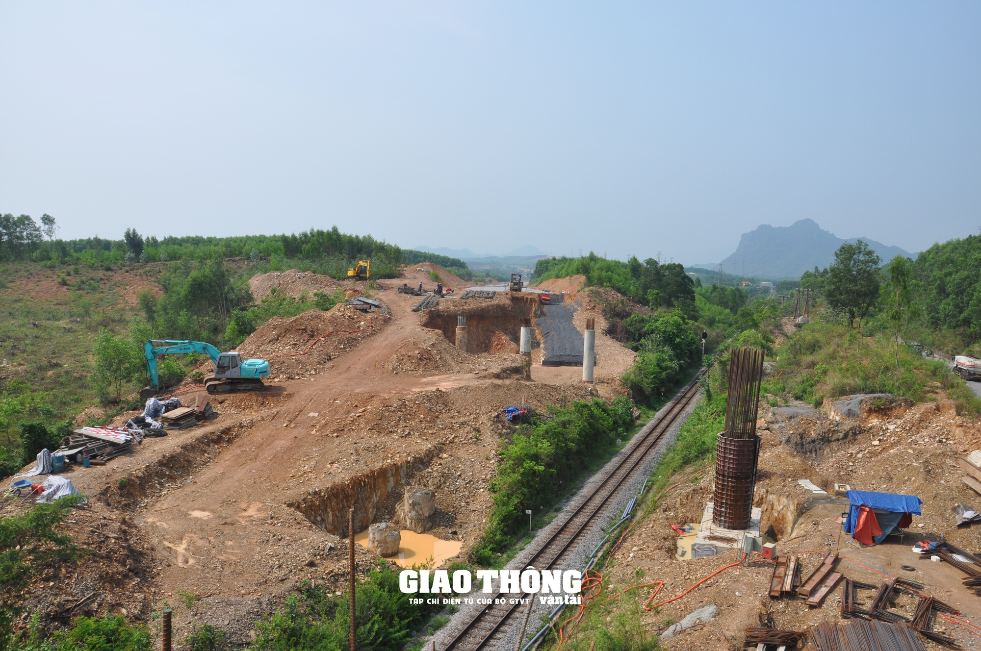 Nỗ lực gỡ vướng mặt bằng phục vụ thi công cao tốc qua địa bàn 2 tỉnh Quảng Trị và Quảng Bình- Ảnh 17. Nỗ lực gỡ vướng mặt bằng phục vụ thi công cao tốc qua địa bàn 2 tỉnh Quảng Trị và Quảng Bình- Ảnh 17.