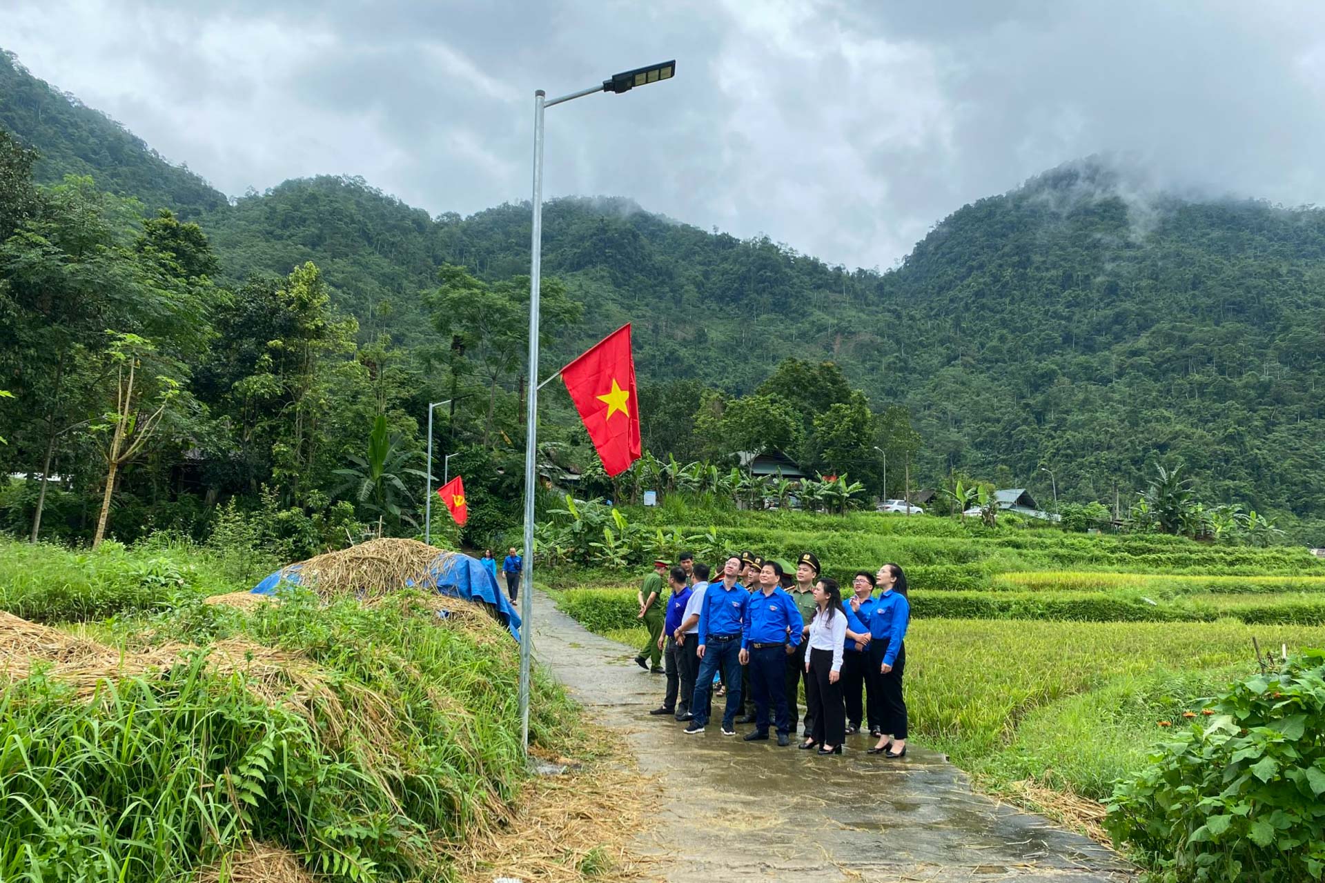 Tuổi trẻ GTVT thắp sáng đường quê tại Tuyên Quang- Ảnh 2. Tuổi trẻ GTVT thắp sáng đường quê tại Tuyên Quang- Ảnh 2.