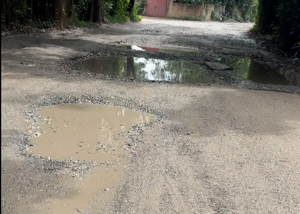Tỉnh lộ 35 huyện Sóc Sơn xuống cấp nghiêm trọng- Ảnh 1.