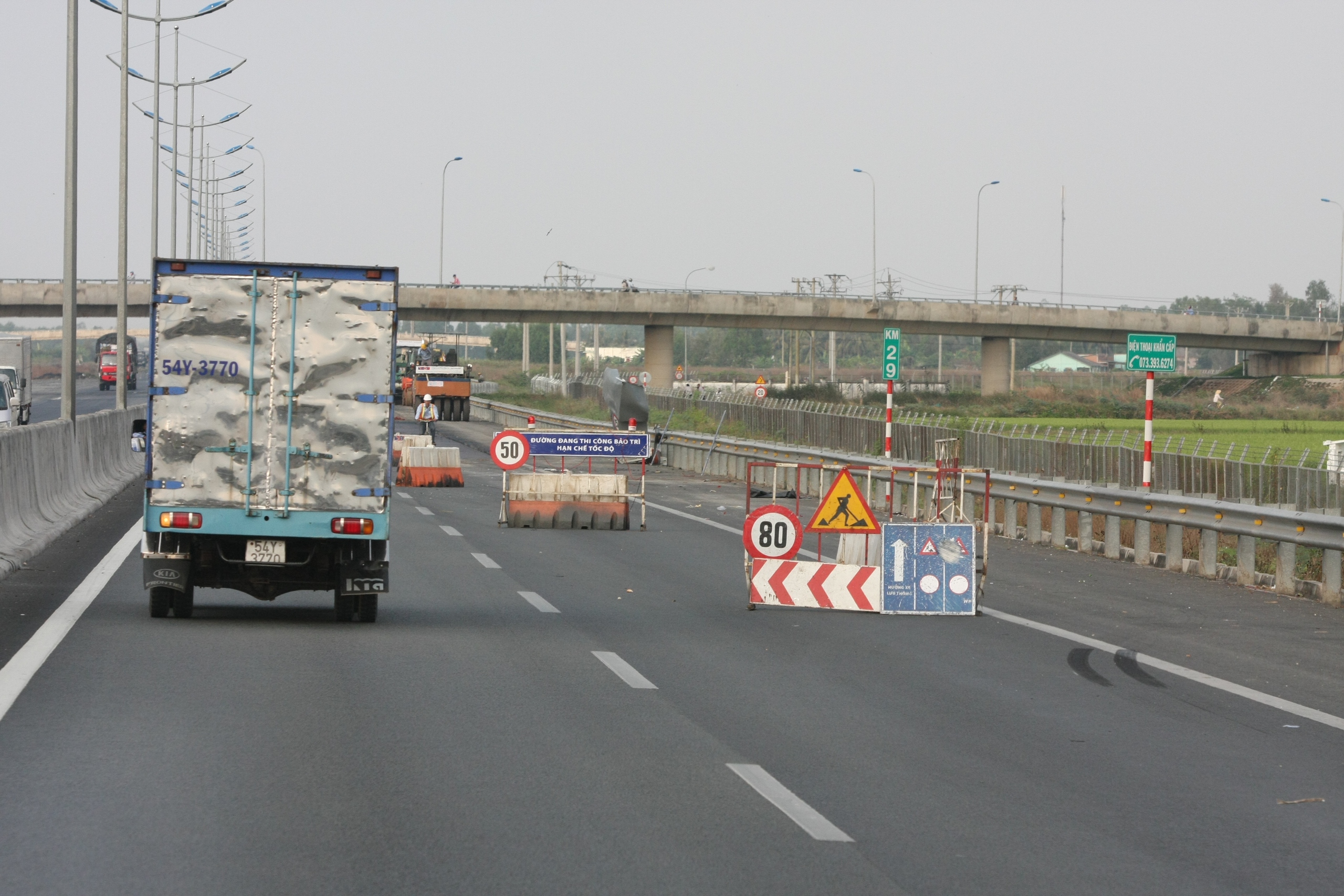Đảm bảo giao thông an toàn, thông suốt trên các tuyến cao tốc- Ảnh 2.
